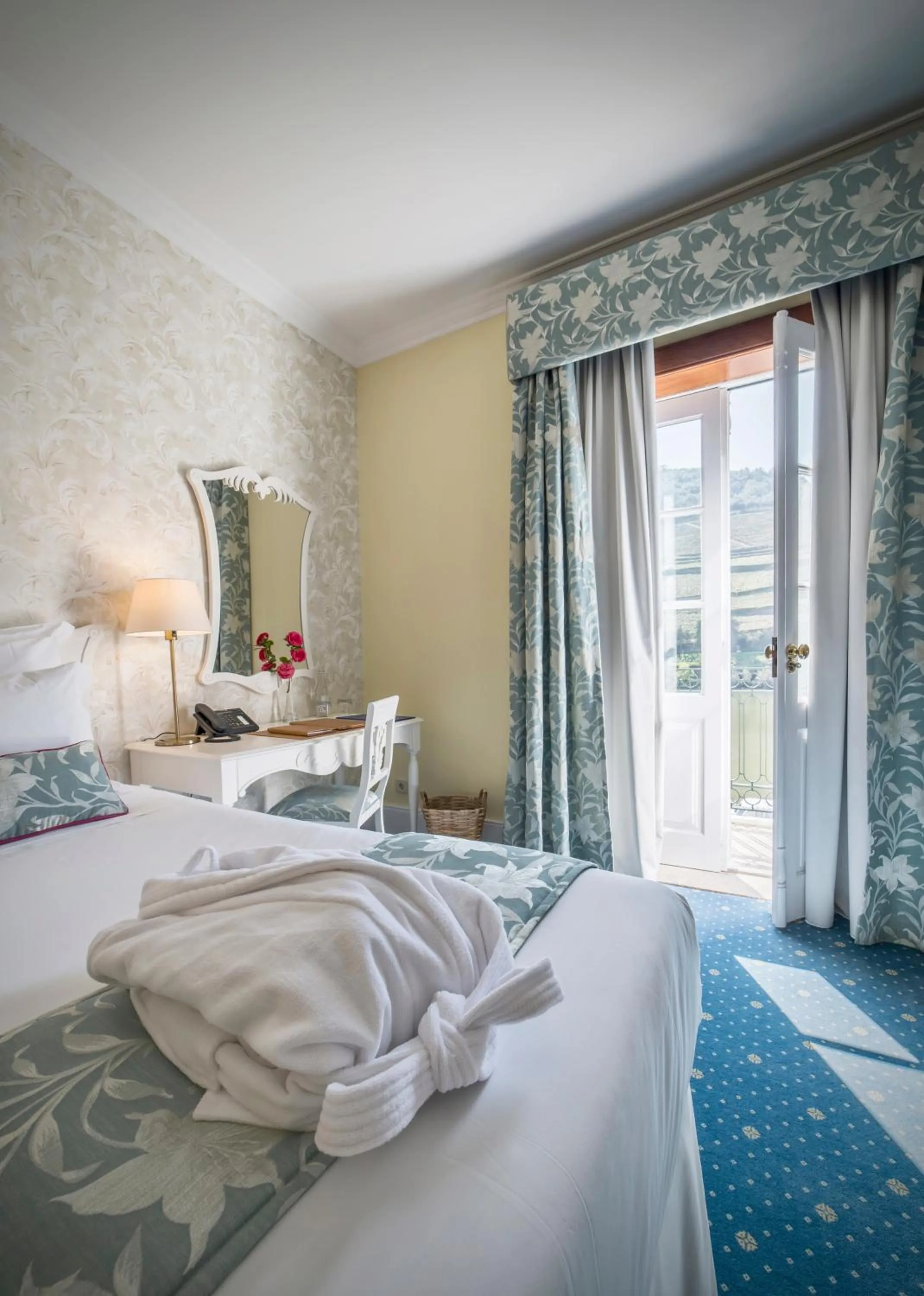 Bedroom, Bed in The Vintage House - Douro