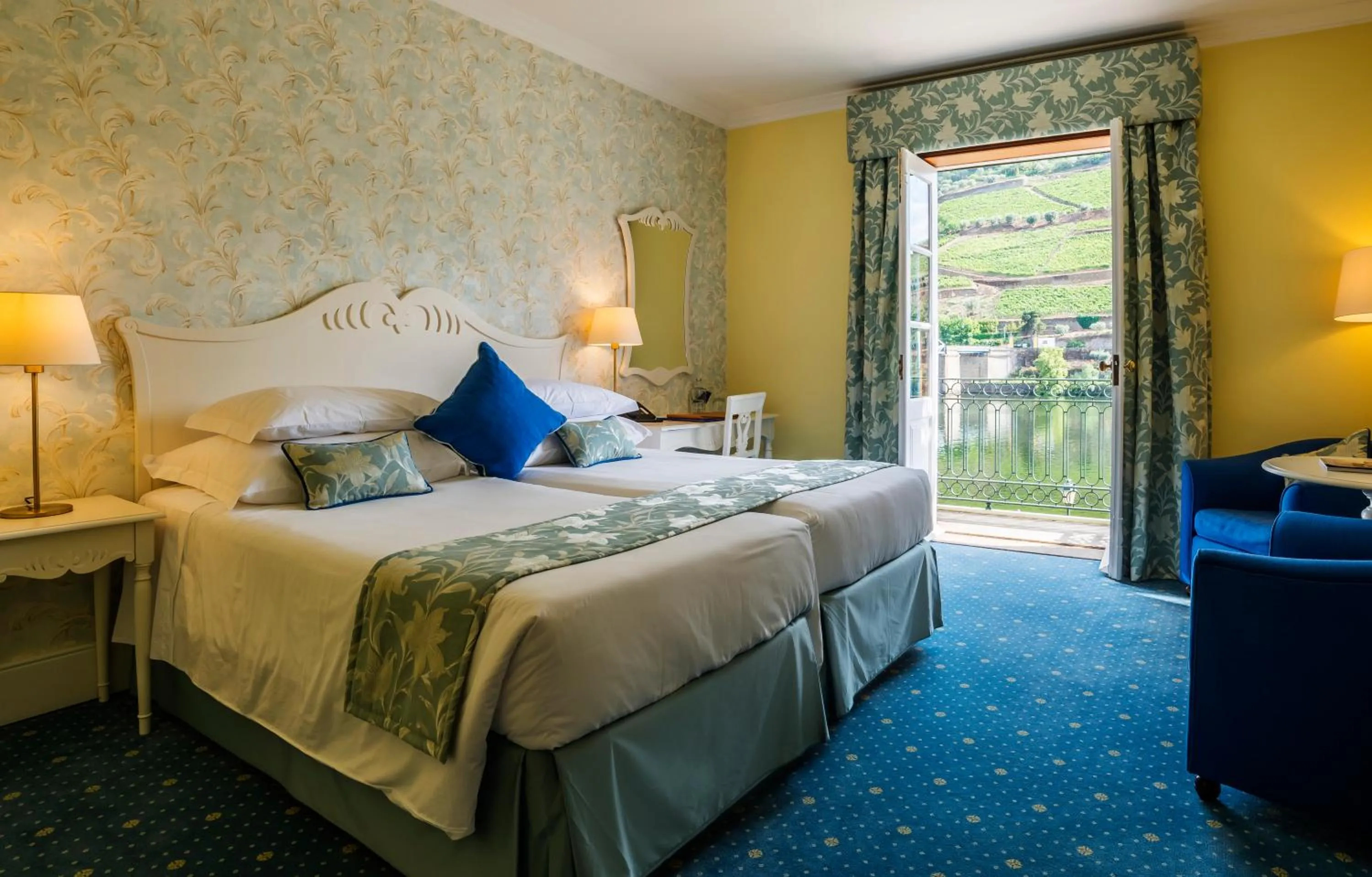 Balcony/Terrace, Bed in The Vintage House - Douro