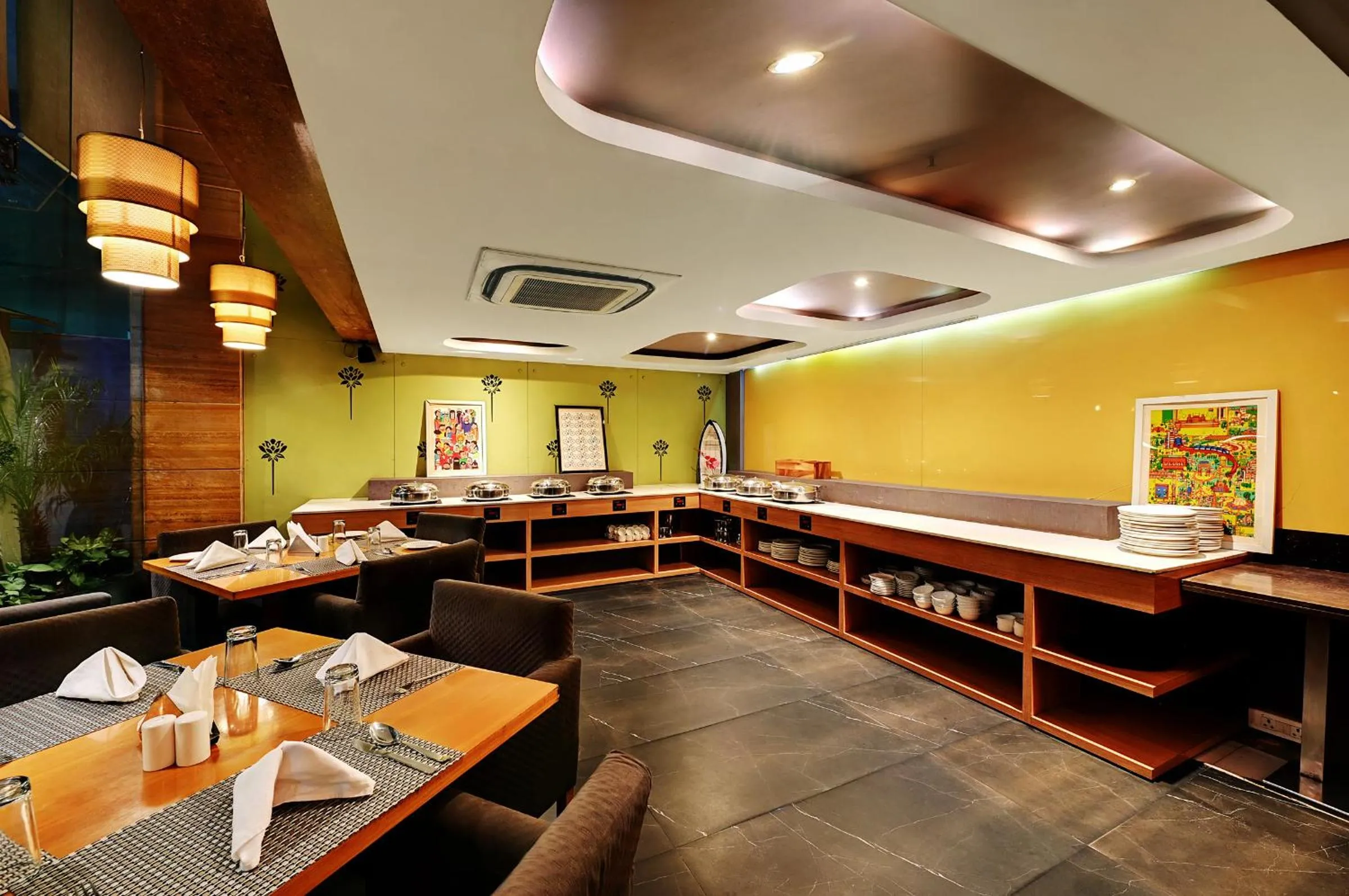 Restaurant/places to eat in Quality Inn Gurgaon