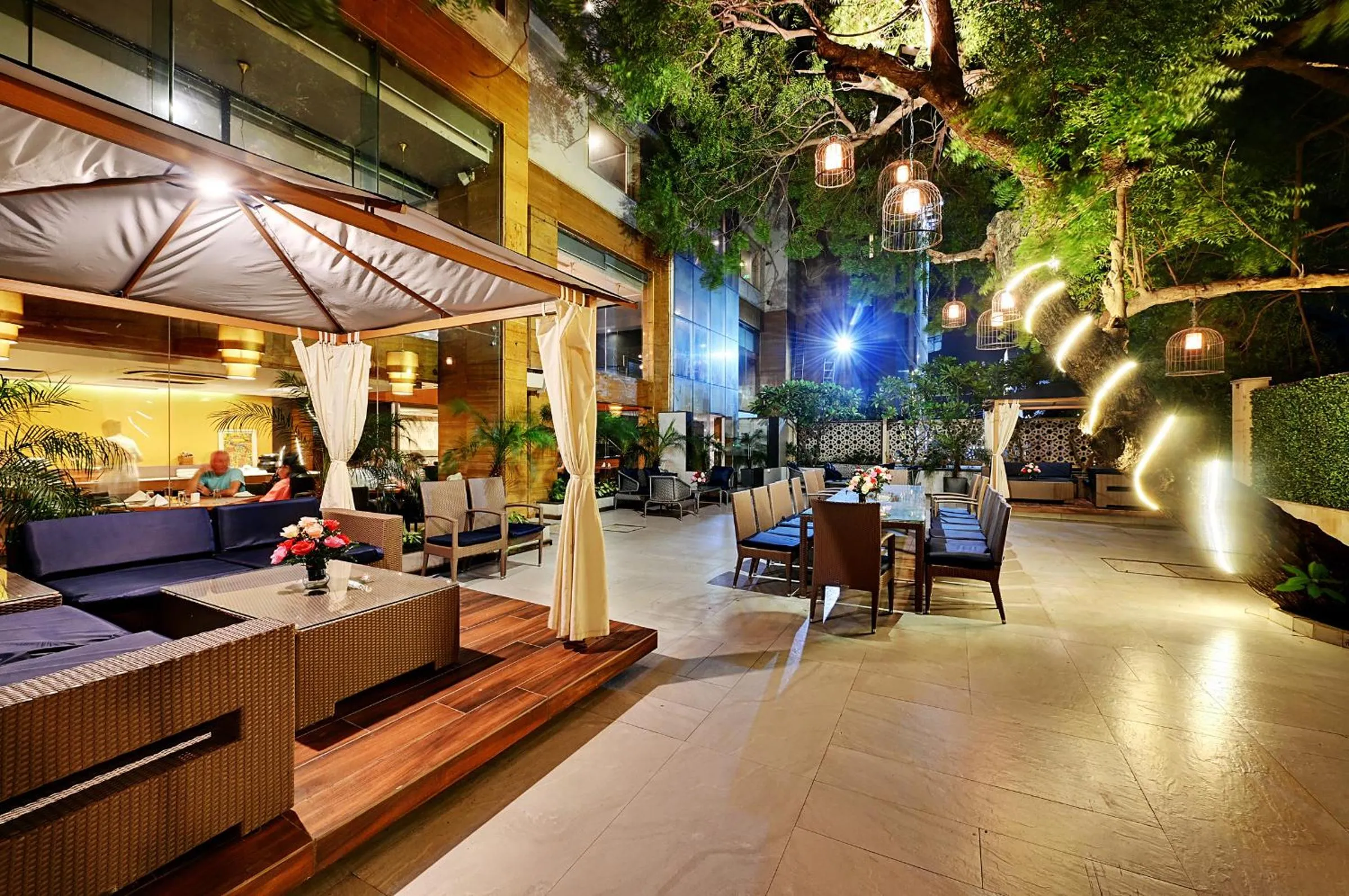 Restaurant/places to eat in Quality Inn Gurgaon