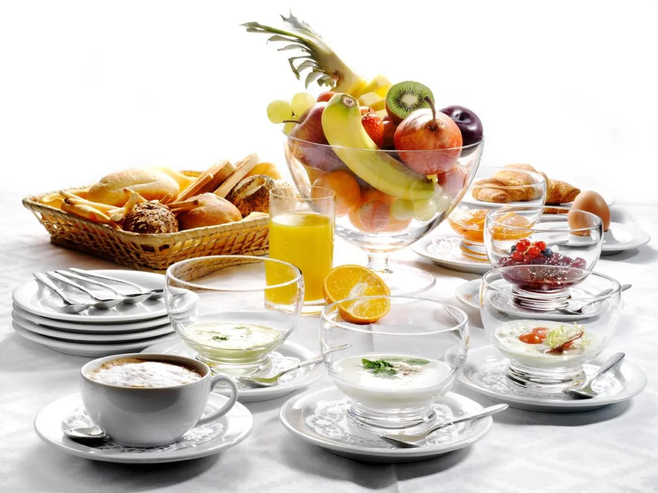 Continental breakfast in Park, Hotel & Entertainment