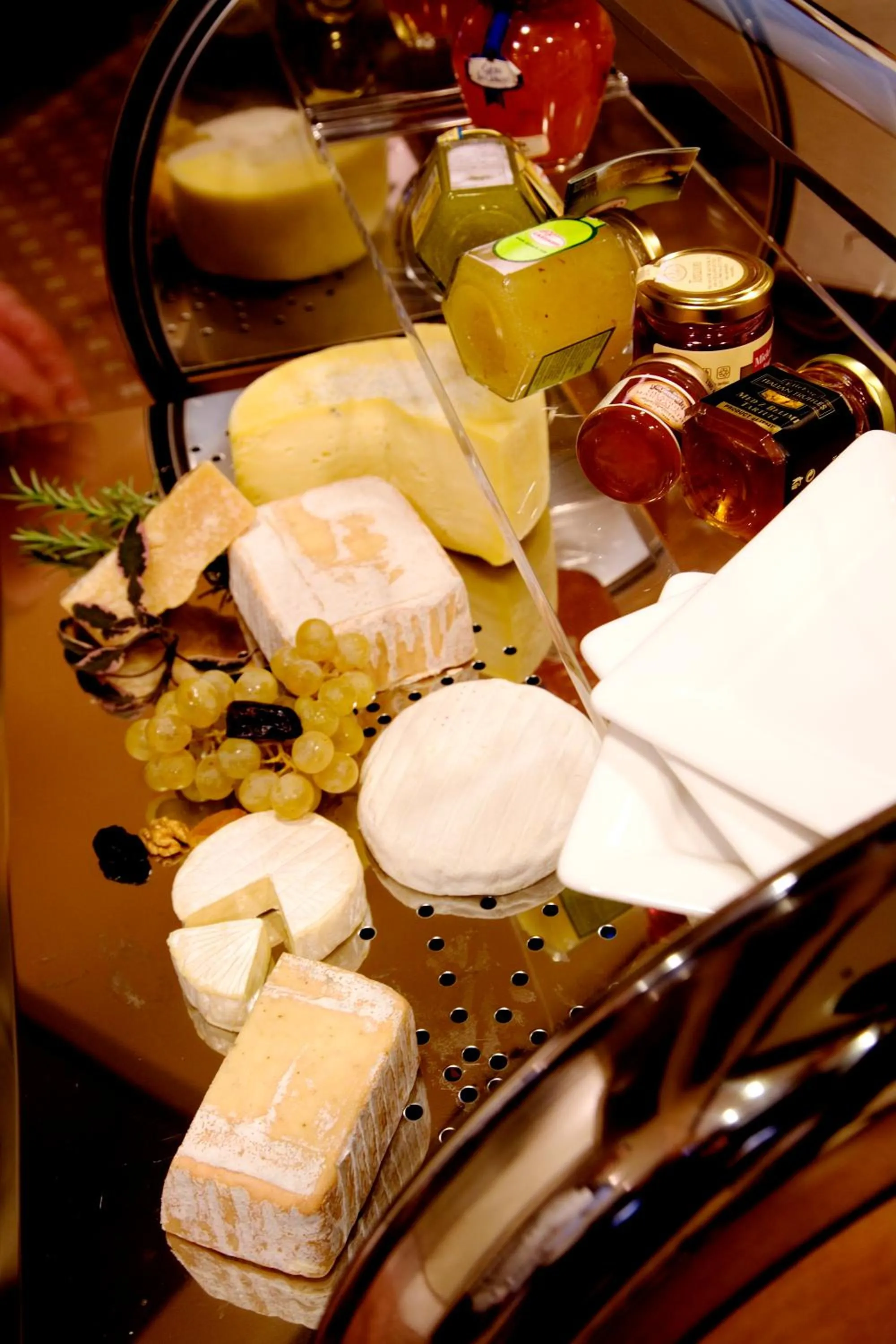 Continental breakfast in Park, Hotel & Entertainment