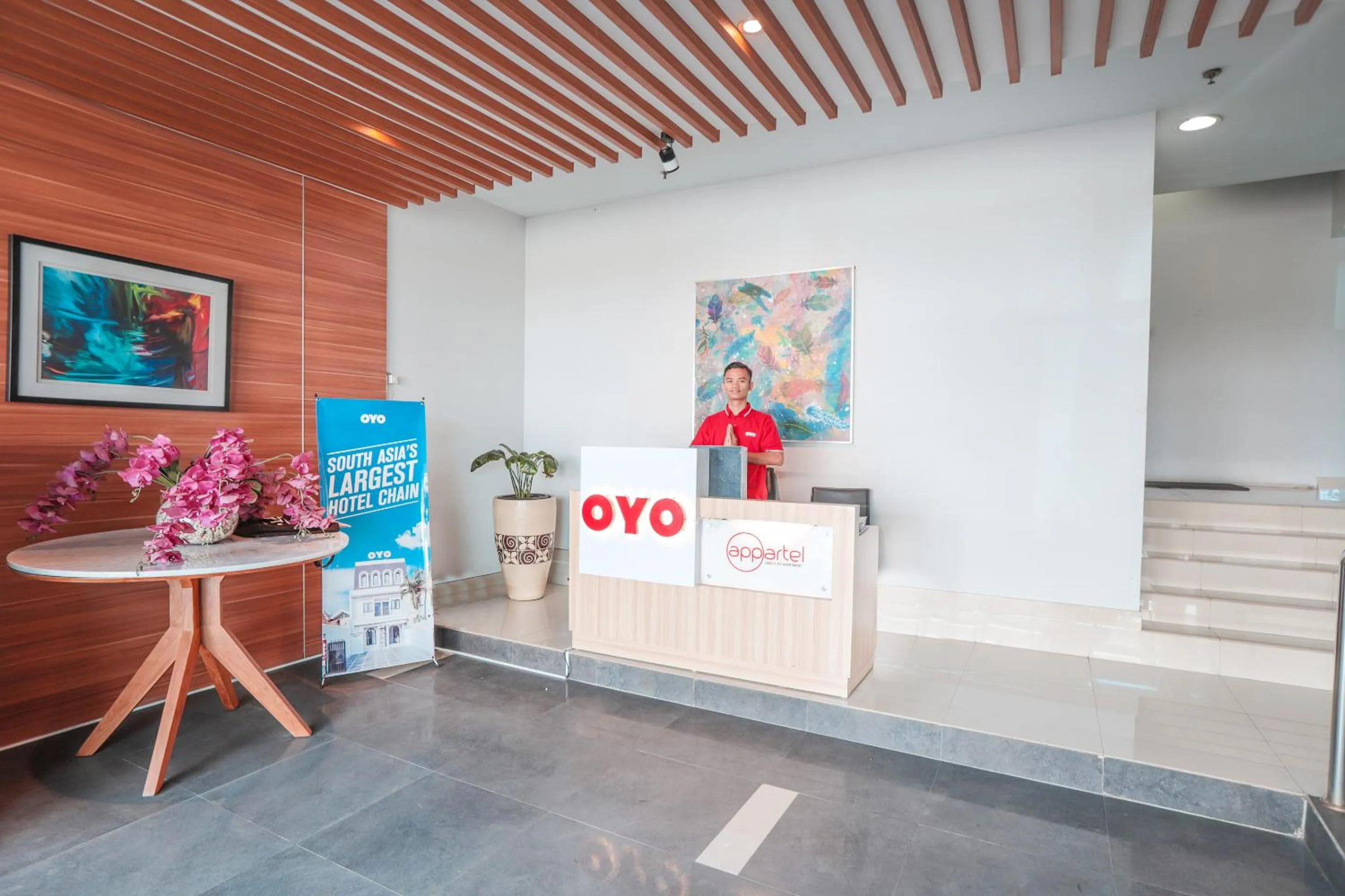Lobby or reception in OYO  Flagship 755 Appartel Grand Dhika City