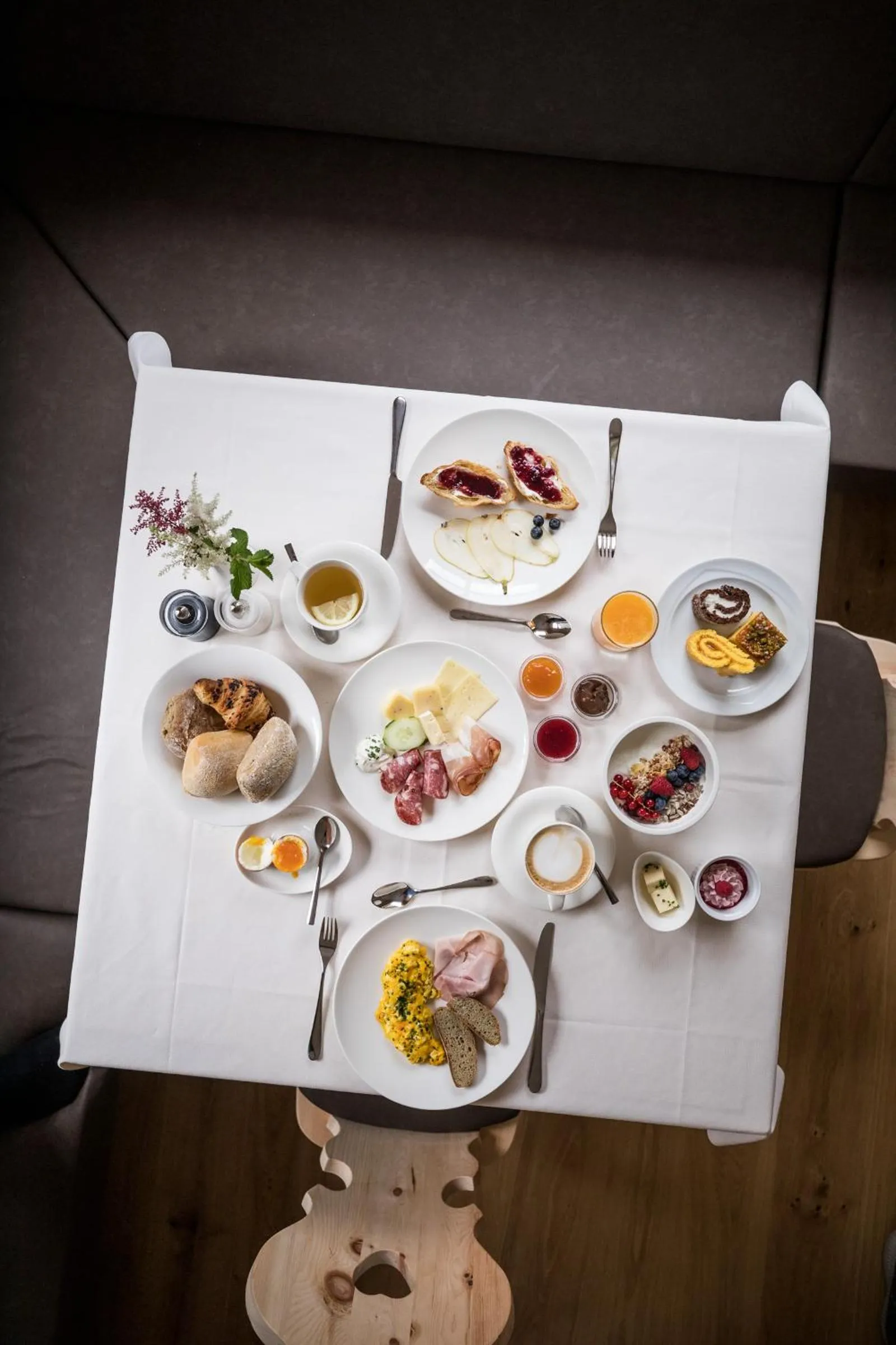 Breakfast in Tonzhaus Hotel