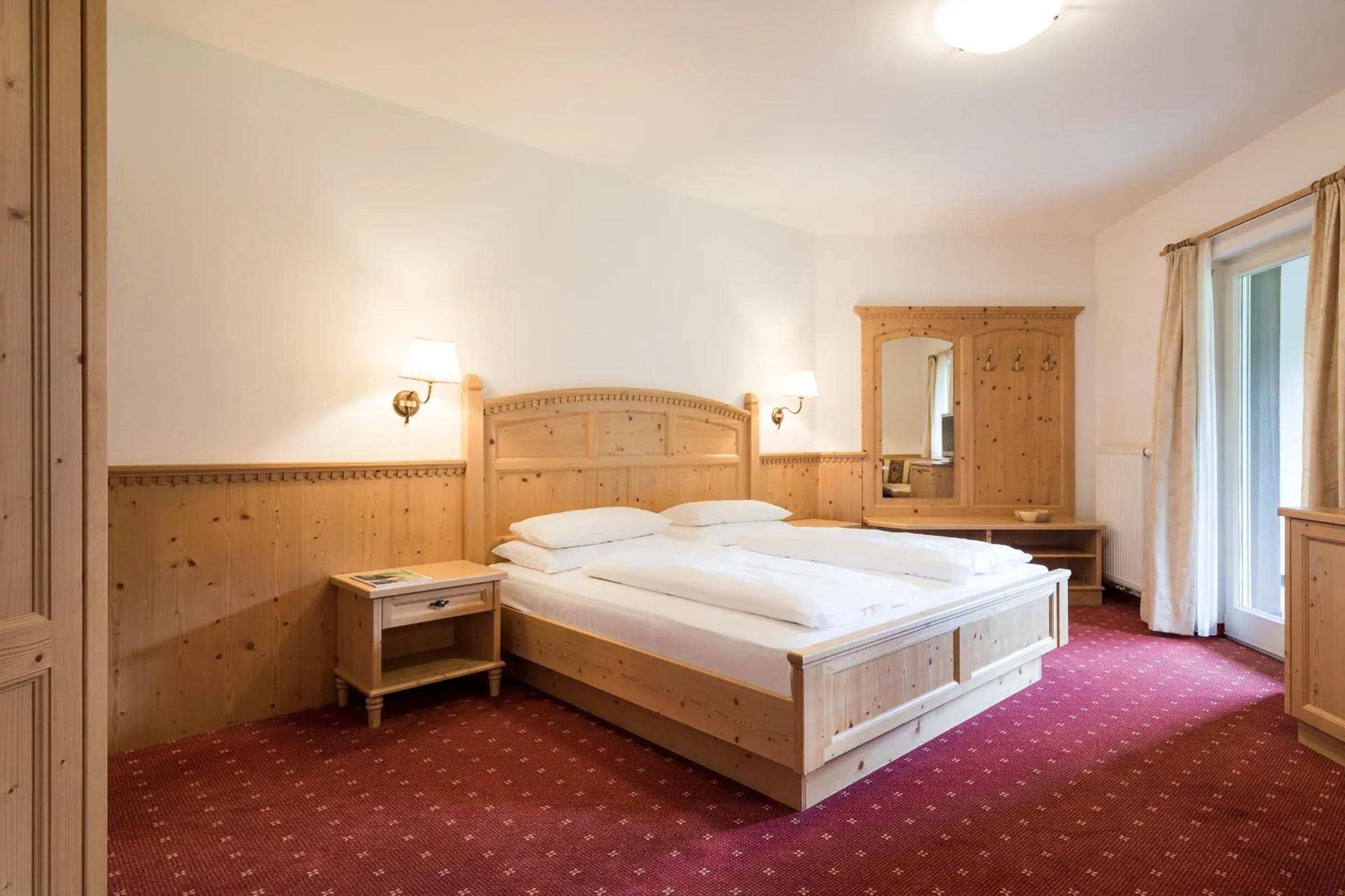 Bed in Tonzhaus Hotel