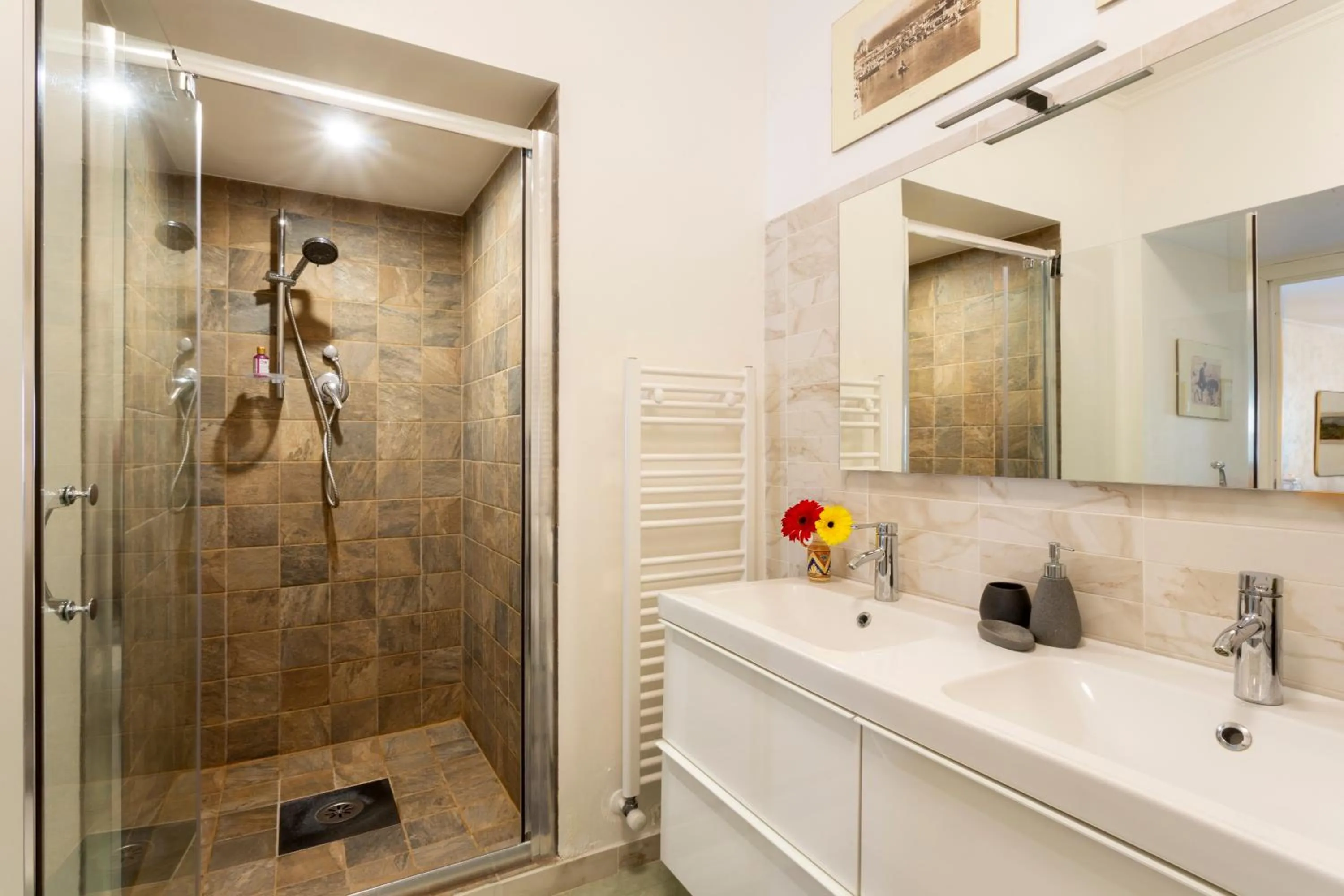 Bathroom in Suite La Pergola - Centro Storico