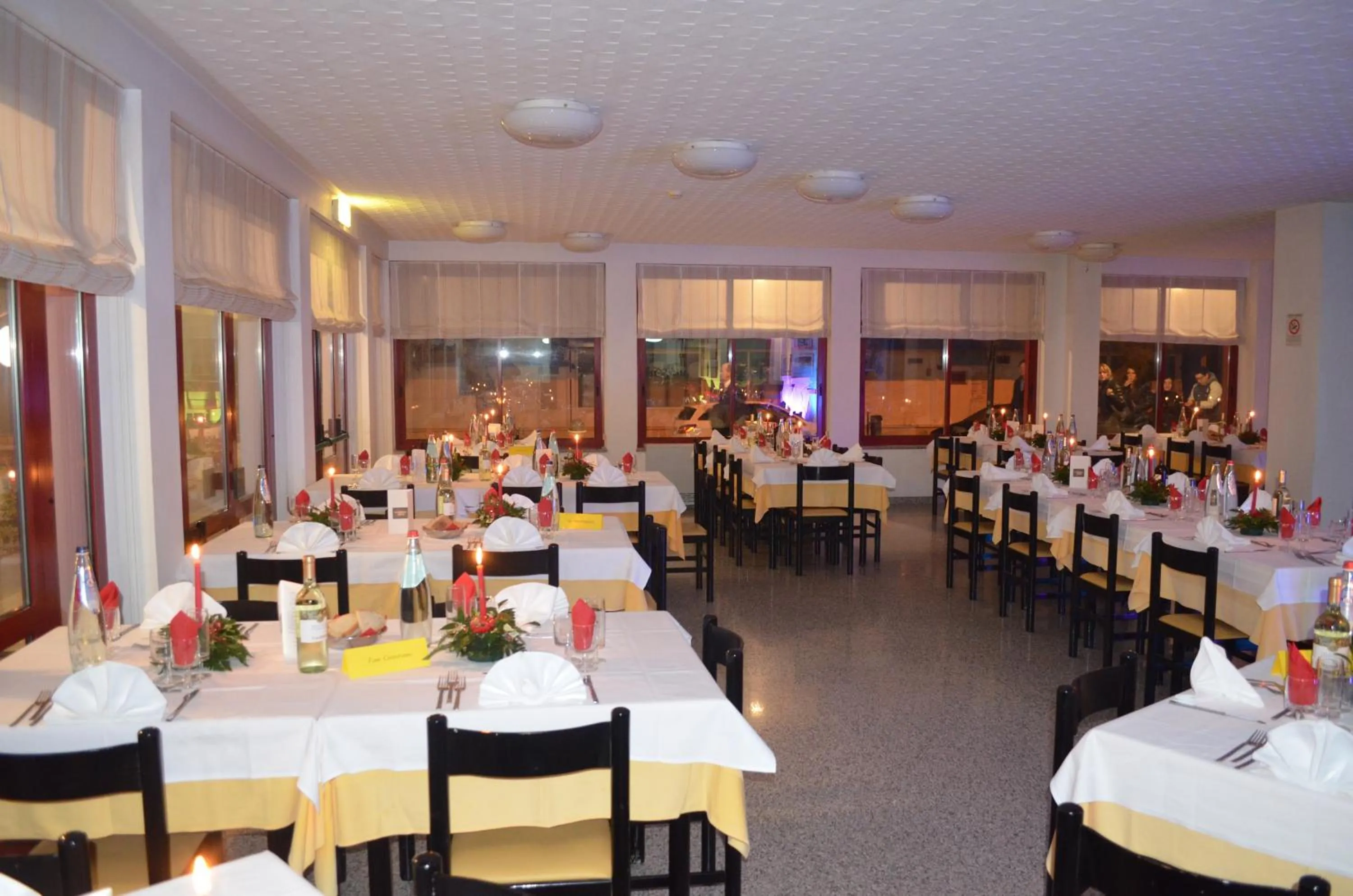 Restaurant/places to eat in Hotel Palmarosa