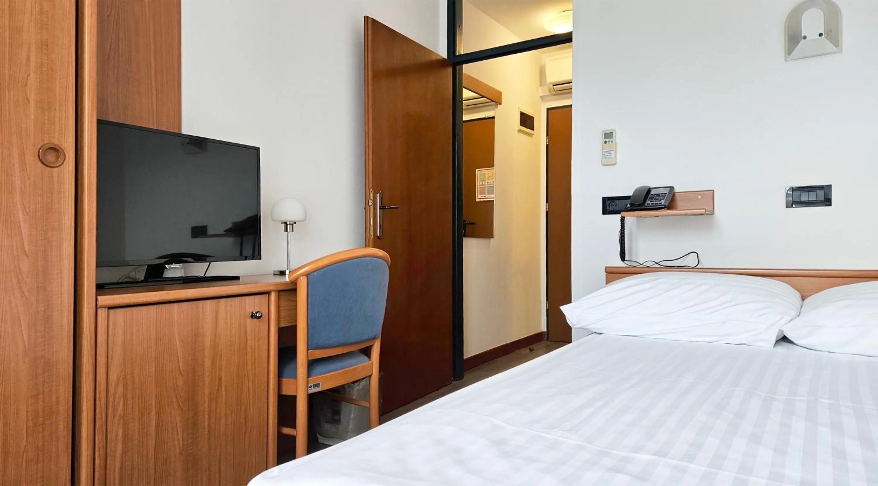 Bed in Sabotin, Hotel & Restaurant