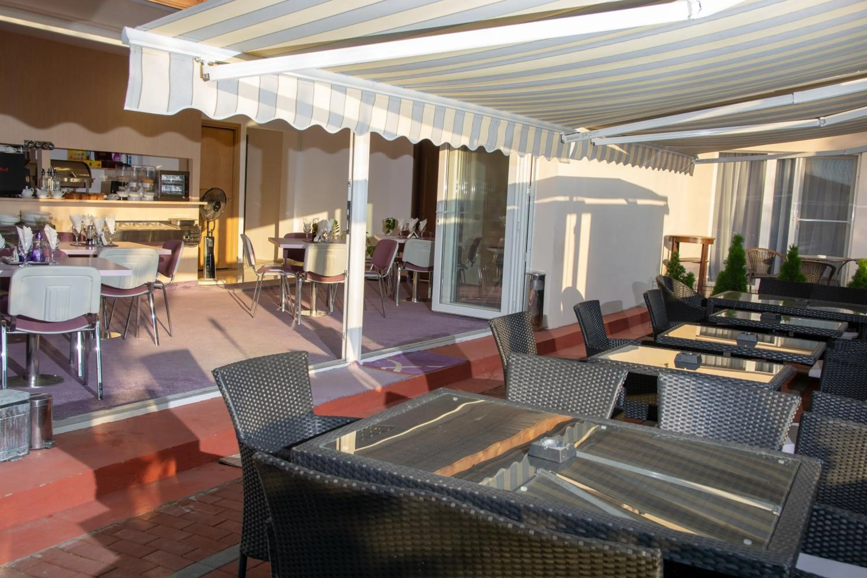 Lounge or bar in Iris SMART Boutique Self Check-in 24h