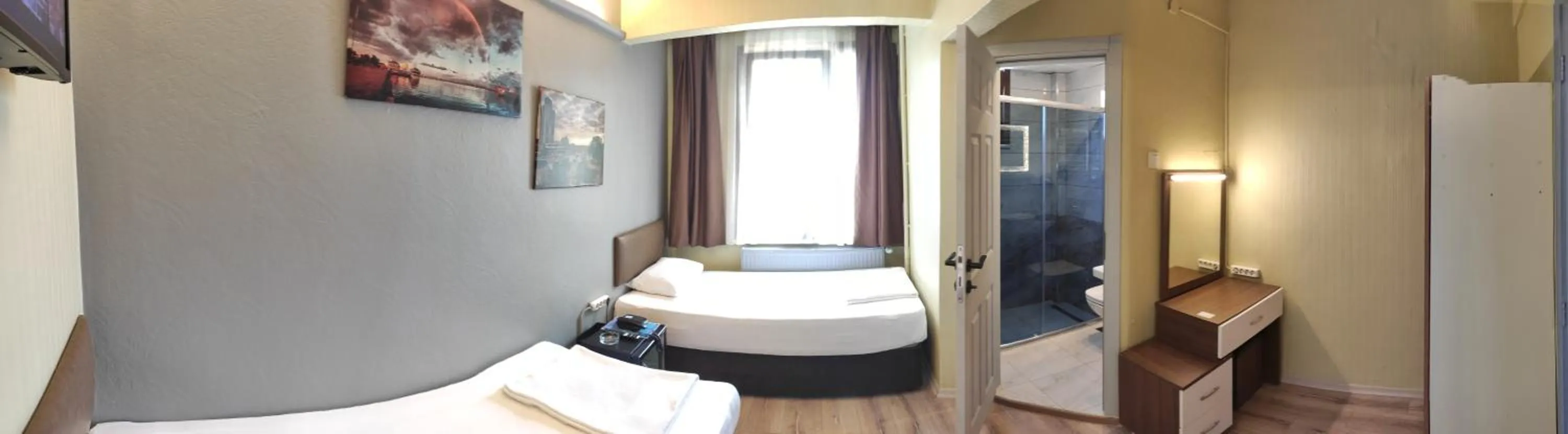 Photo of the whole room, Bed in Hotel Torun Istanbul Old City