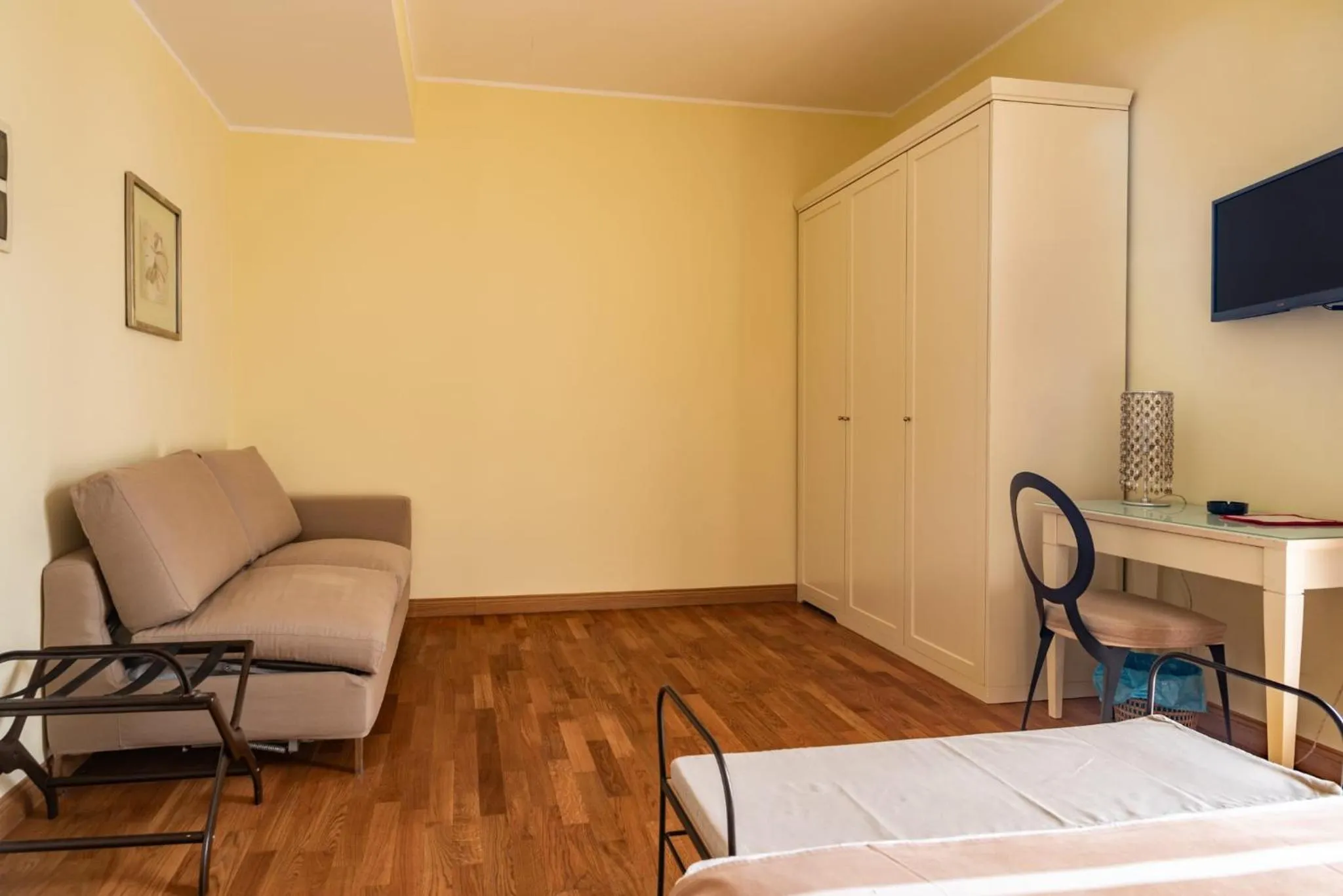 Bedroom in Hotel De La Plage