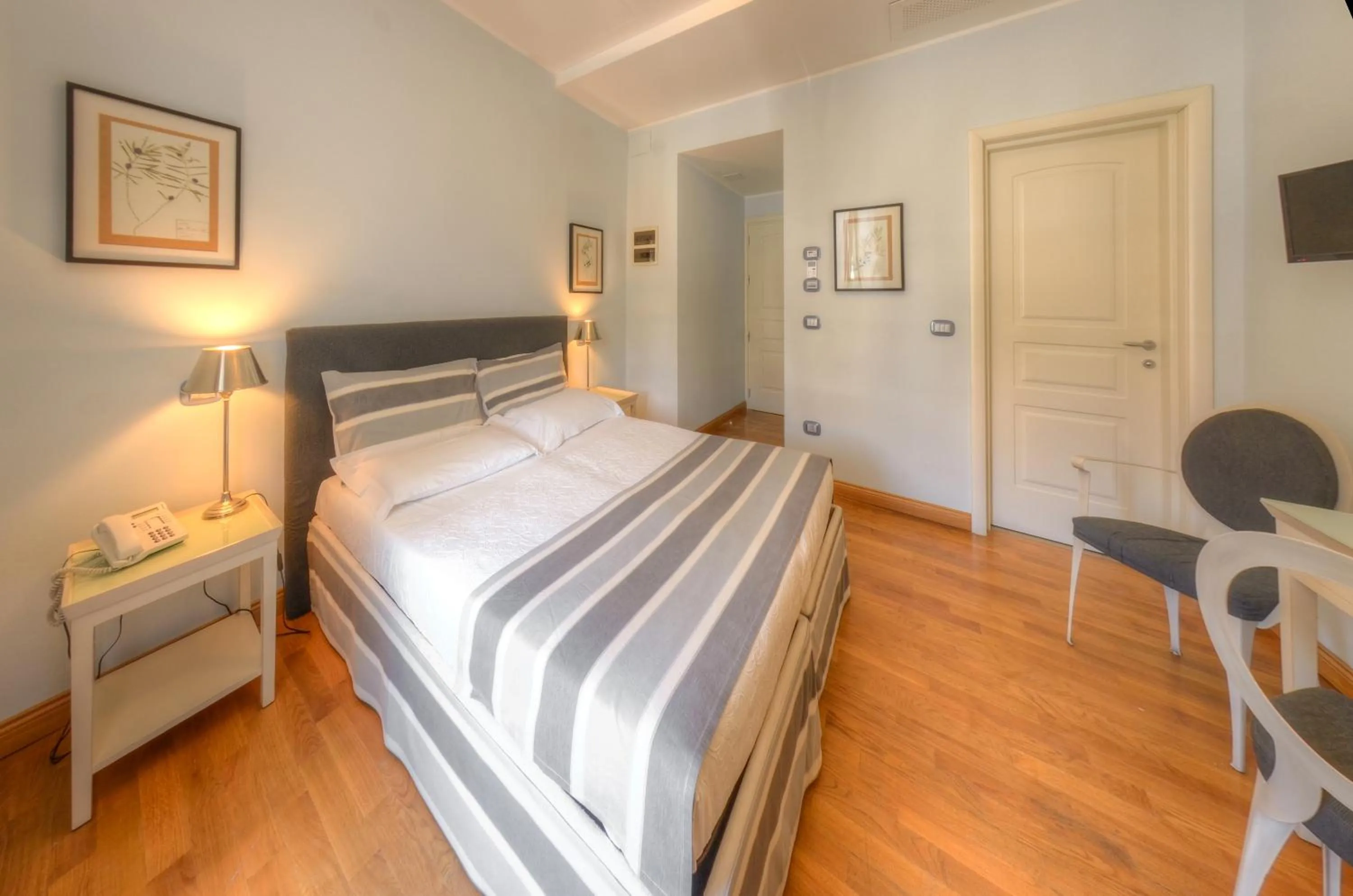 Bedroom, Bed in Hotel De La Plage