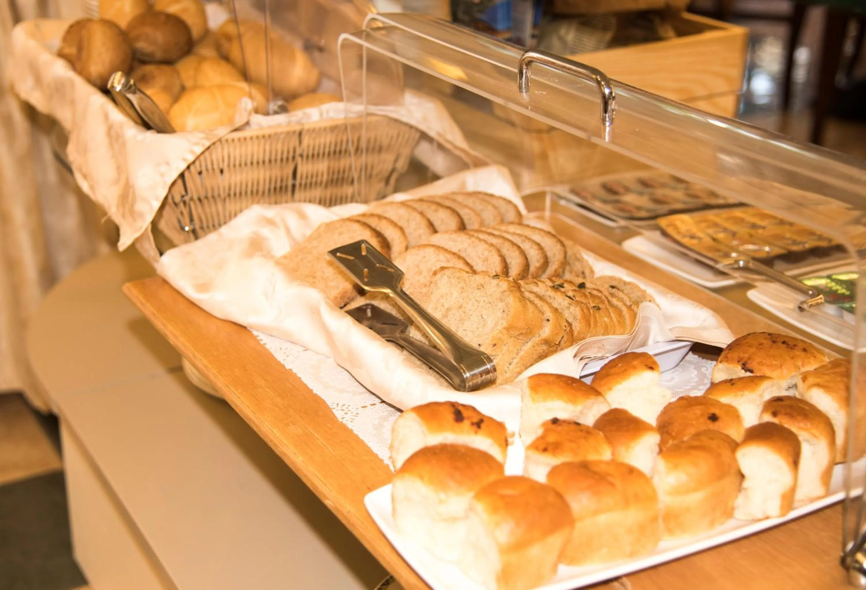 Buffet breakfast in Hotel Crystal