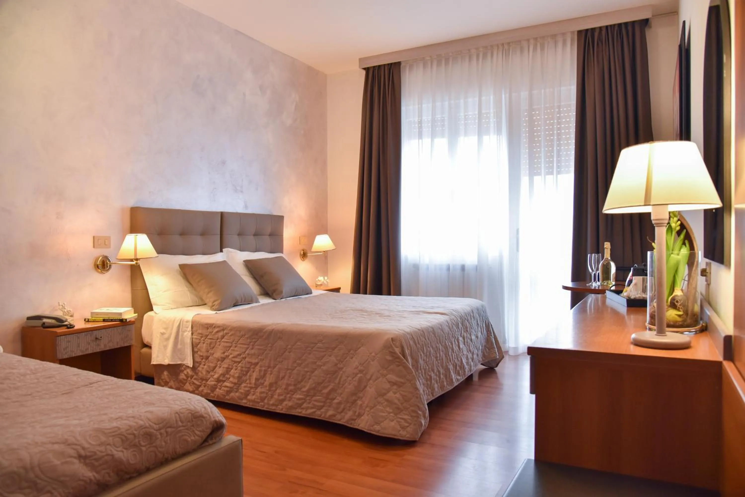 Photo of the whole room, Bed in Hotel Crystal