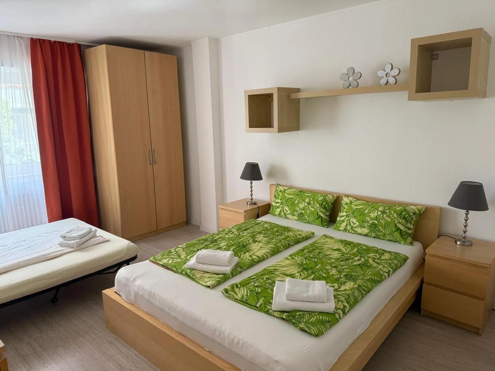 Bedroom, Bed in Apartments Jahnstraße