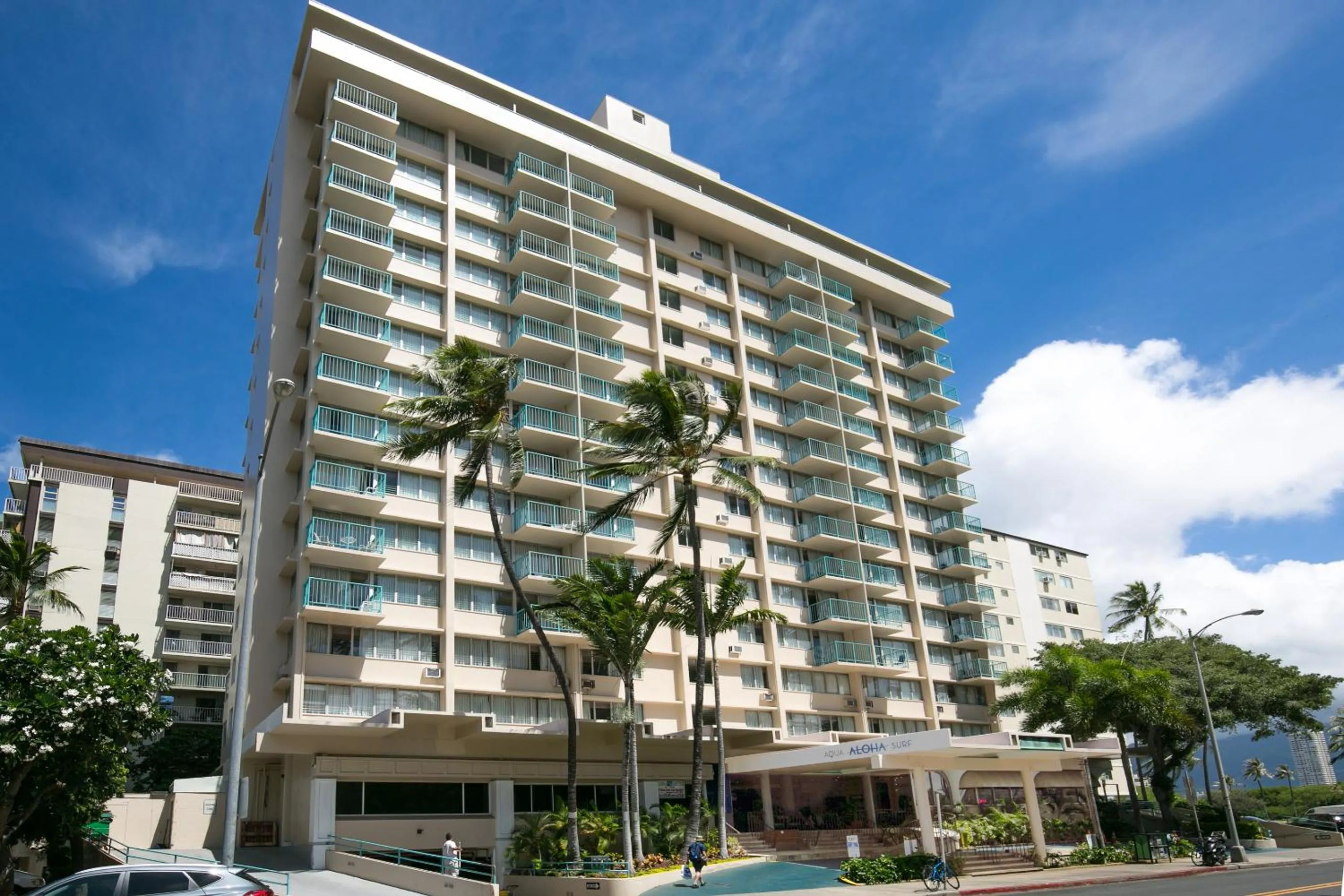 Facade/entrance in City View Studio with Pool Access in Aloha Surf!