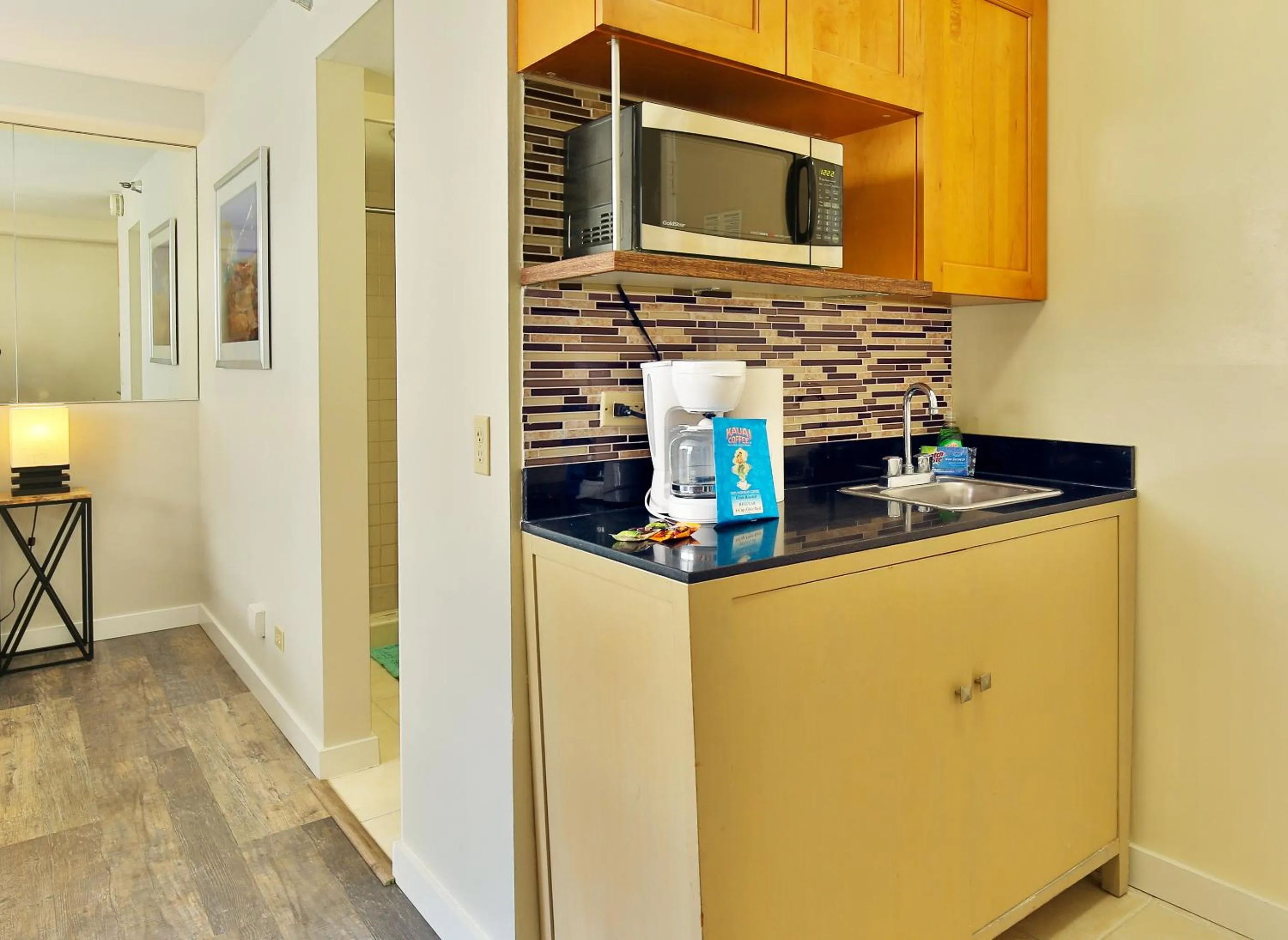 Kitchen or kitchenette in City View Studio with Pool Access in Aloha Surf!