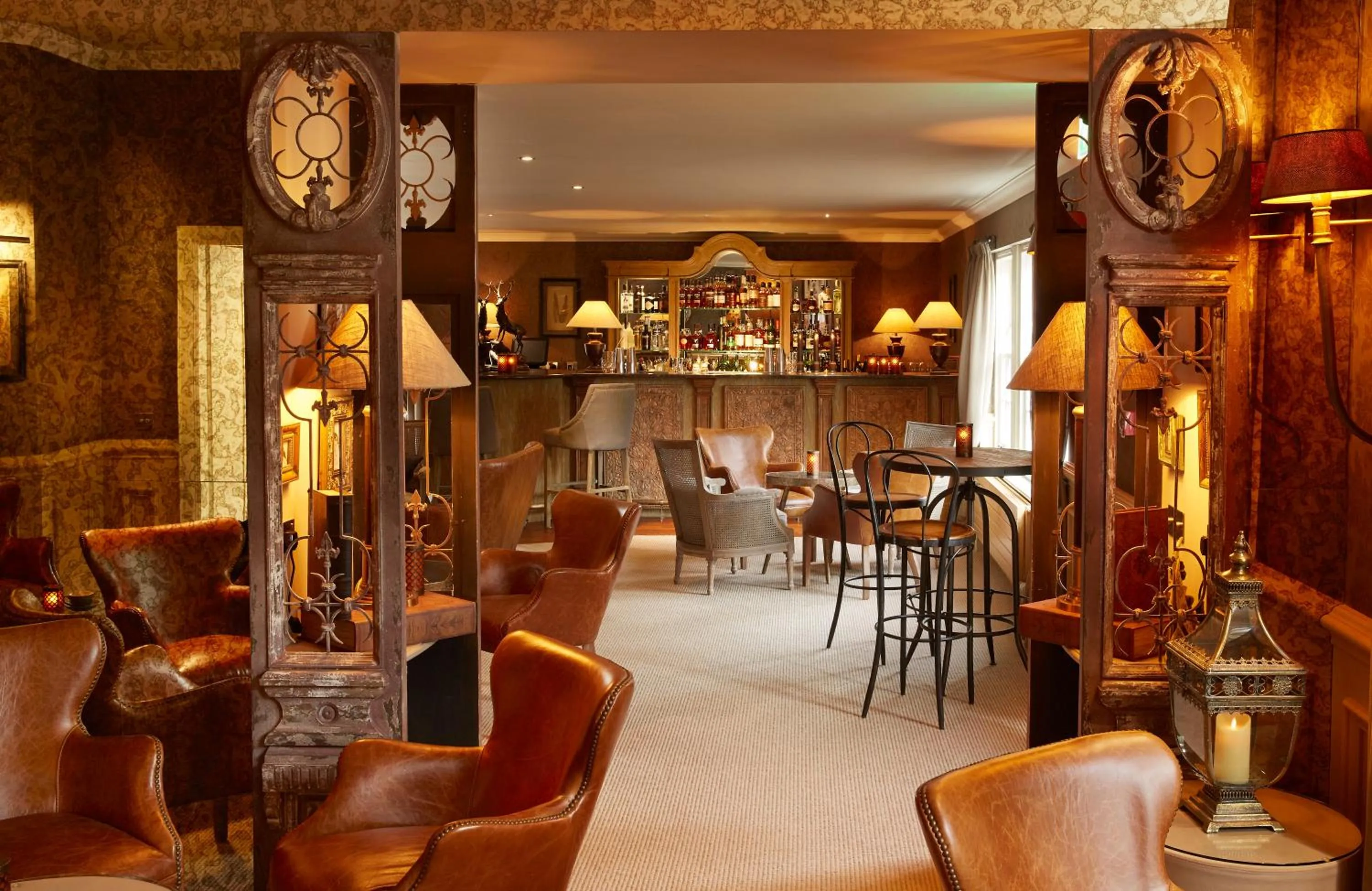 Lounge or bar in Cairn Lodge
