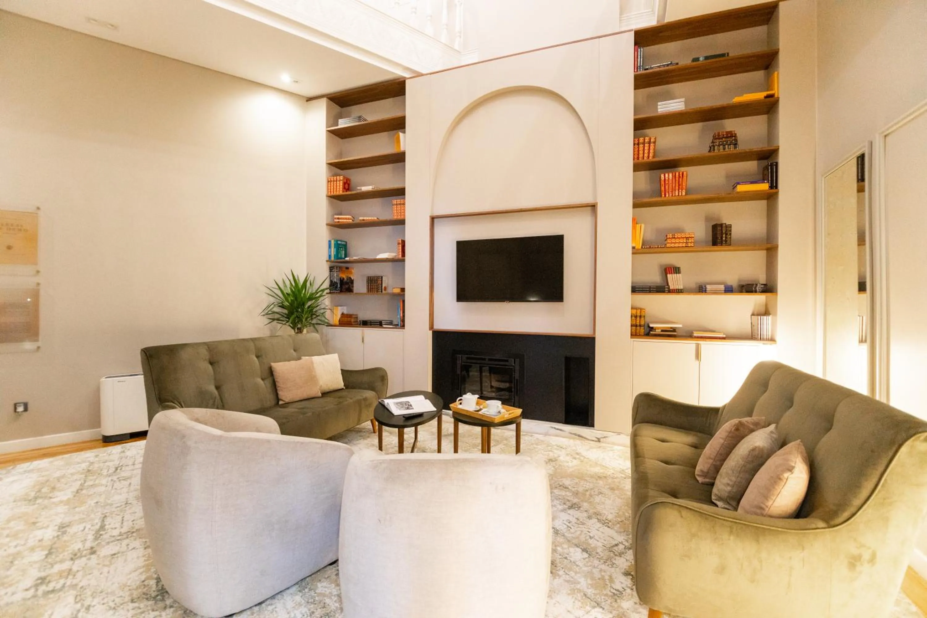 flat iron in Avenida Boutique Hotel