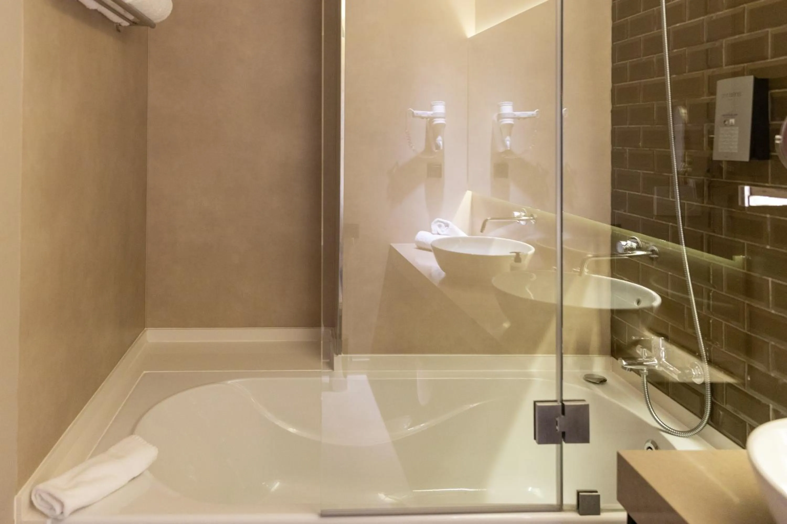 Bathroom in Avenida Boutique Hotel