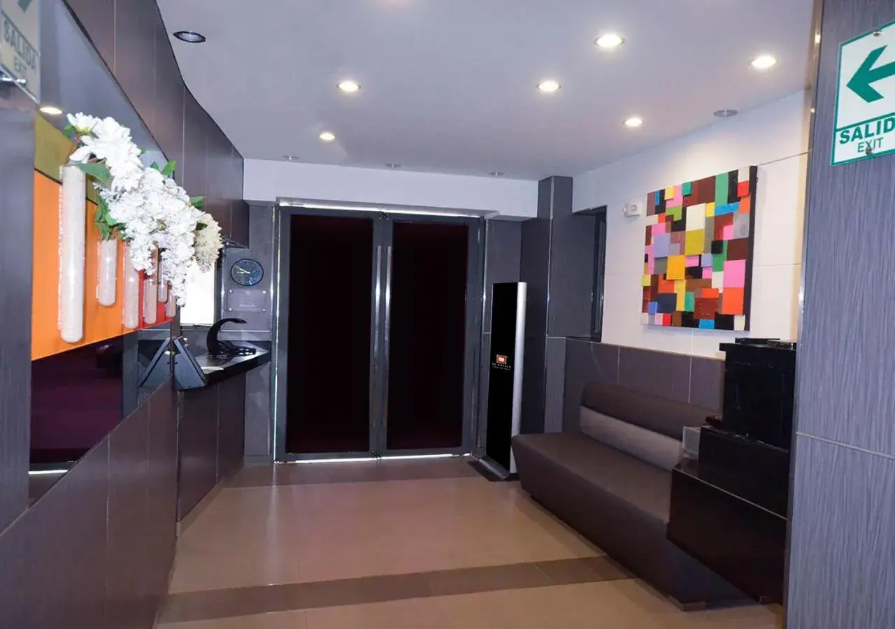 Lobby or reception in qp Hotels Trujillo Lobby or reception in qp Hotels Trujillo