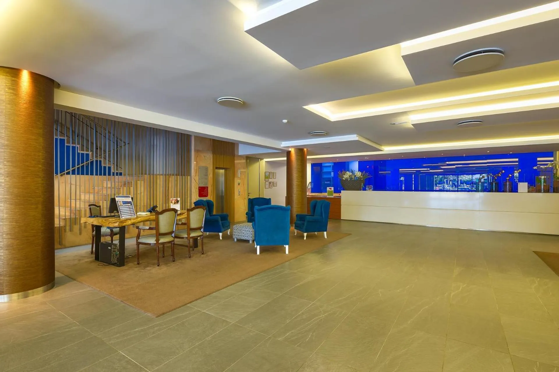 Lobby or reception in The Views Monumental