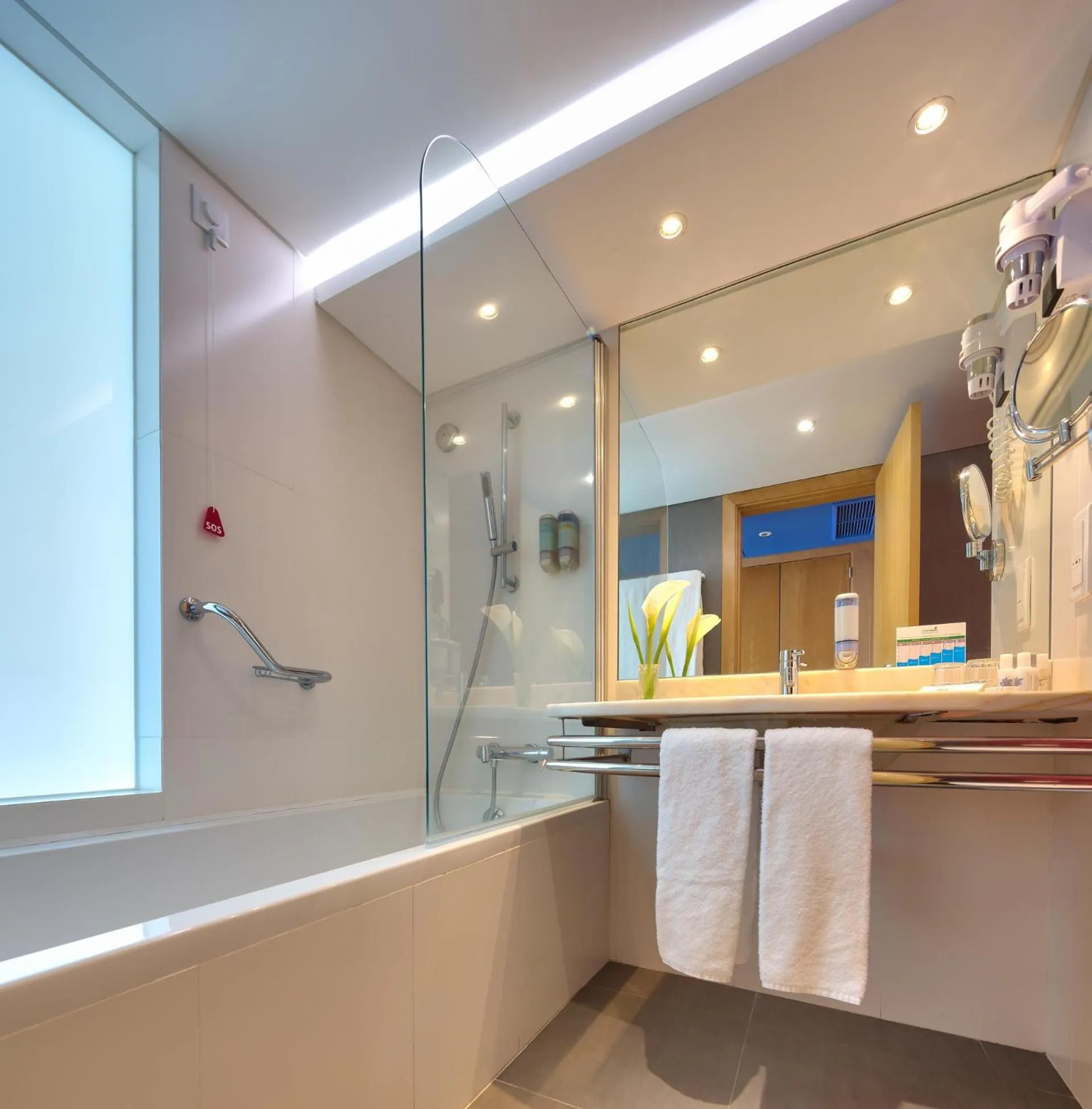 Bathroom in The Views Monumental