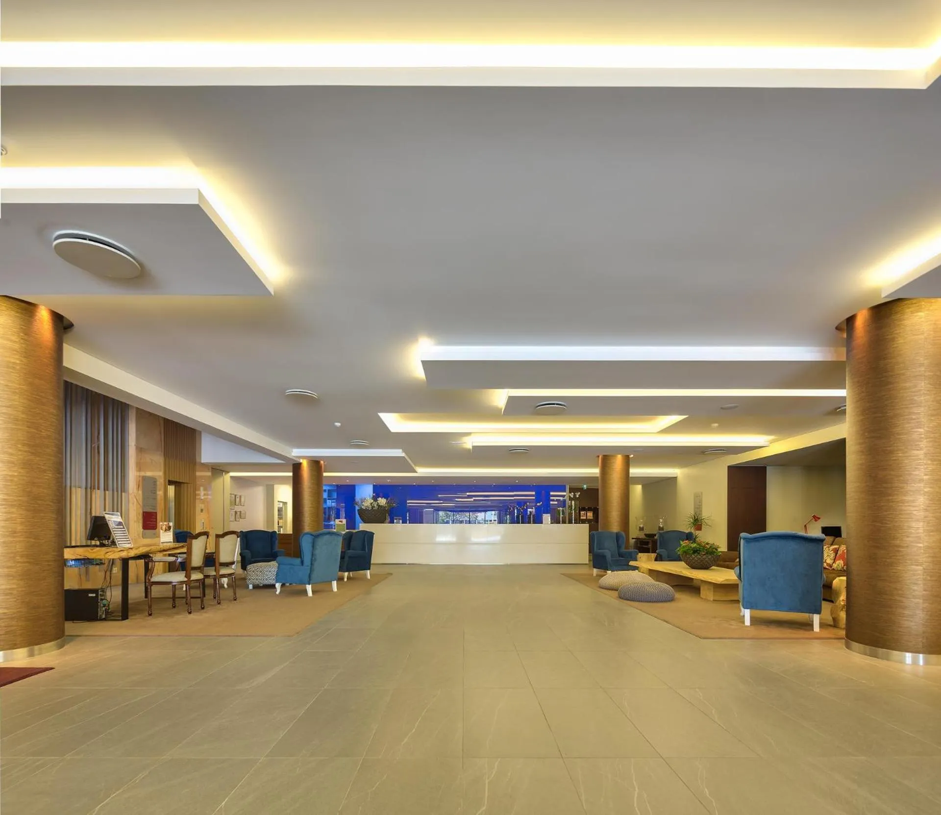 Lobby or reception in The Views Monumental