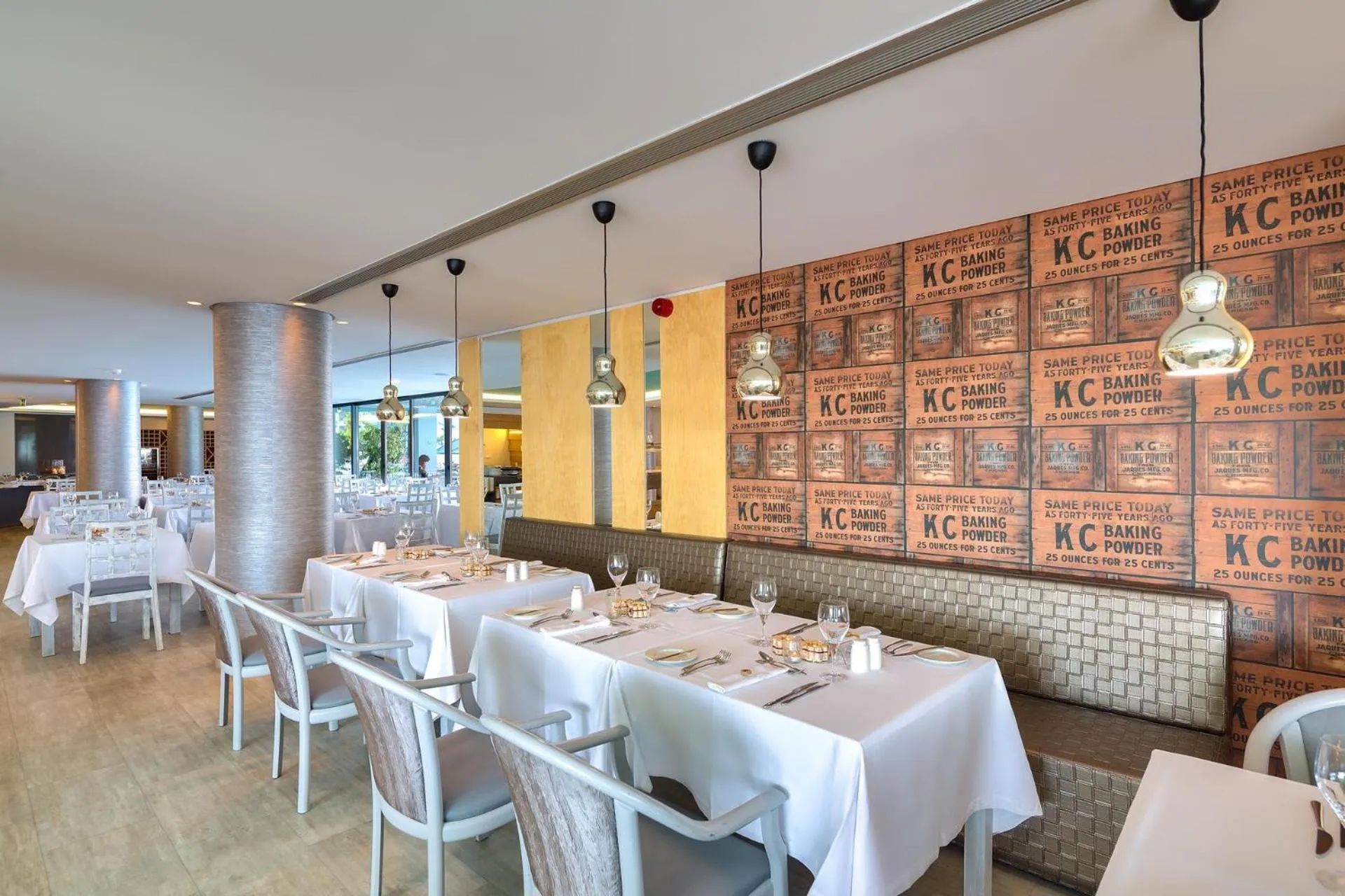 Restaurant/places to eat in The Views Monumental