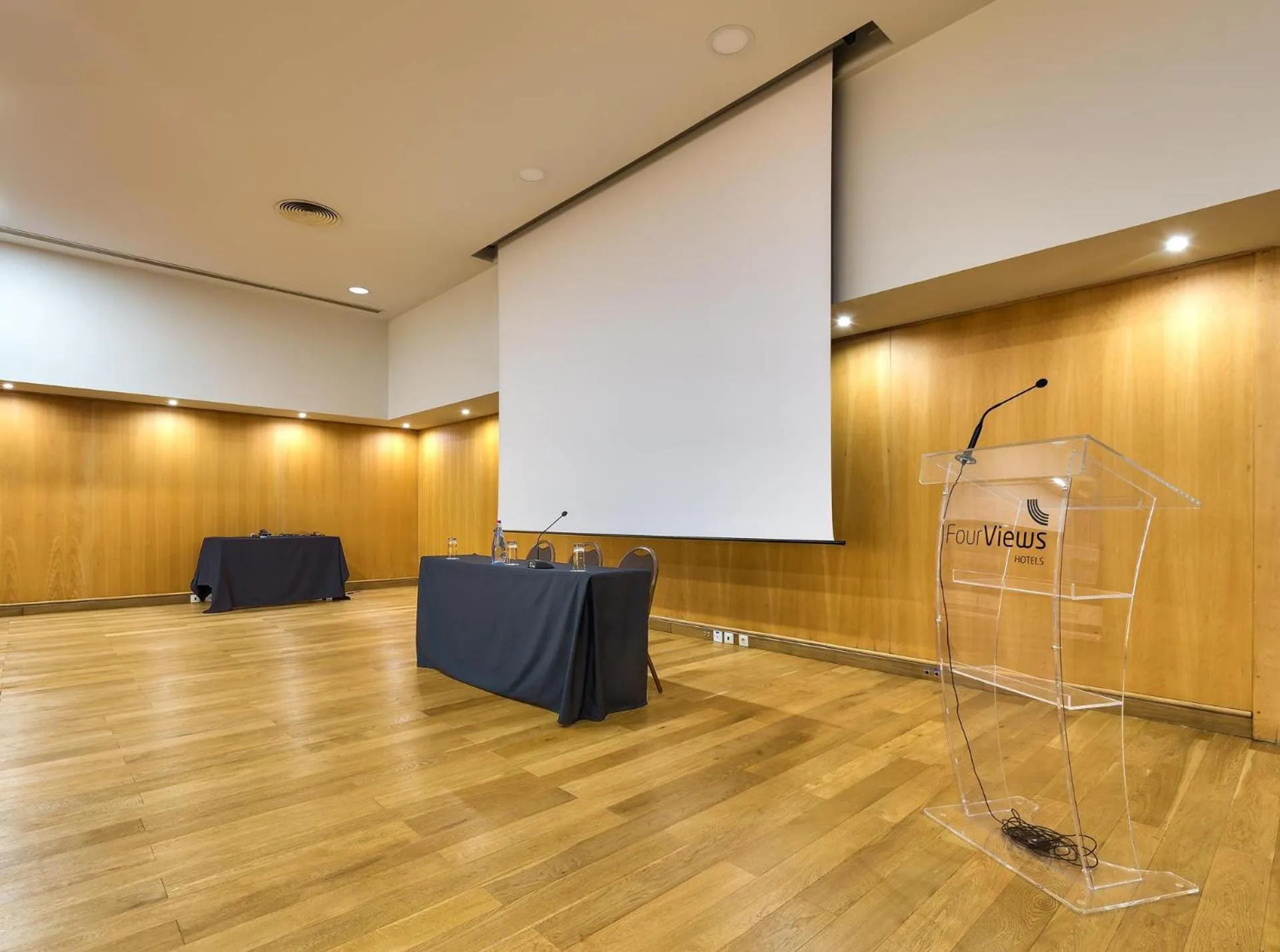 Meeting/conference room in The Views Monumental