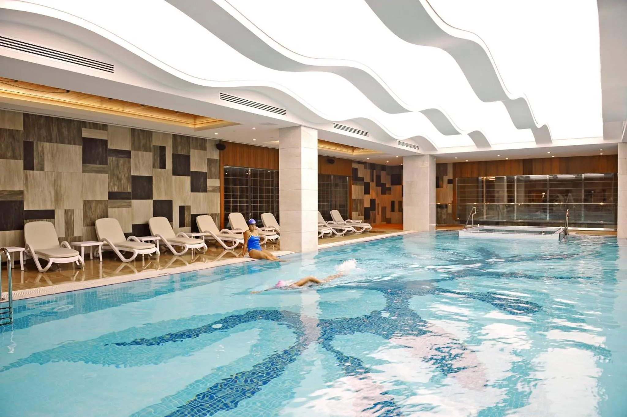 Swimming pool in Crowne Plaza Bursa Convention Center & Thermal Spa by IHG