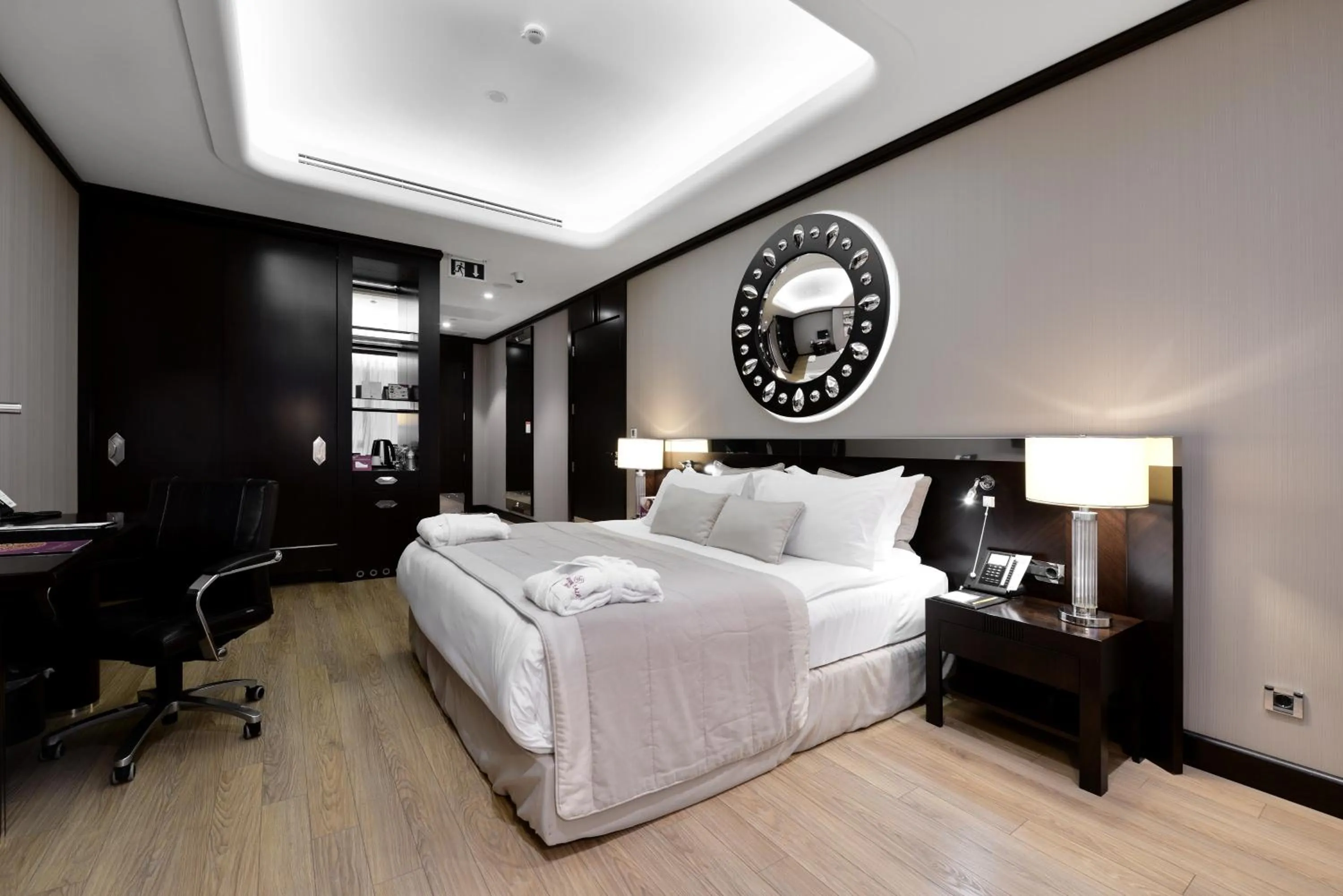 Other, Bed in Crowne Plaza Bursa Convention Center & Thermal Spa by IHG