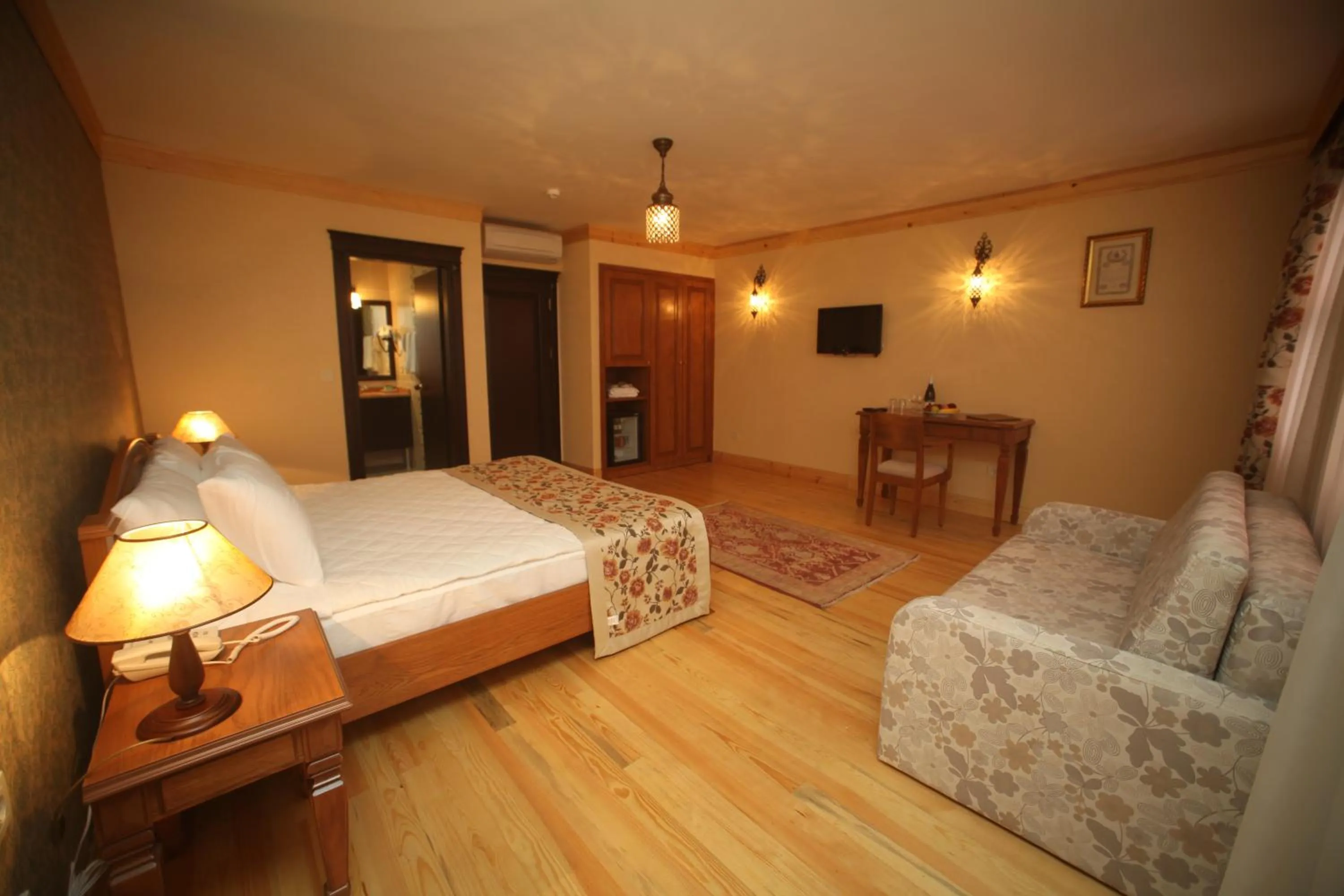 Other, Bed in Lalinn Hotel