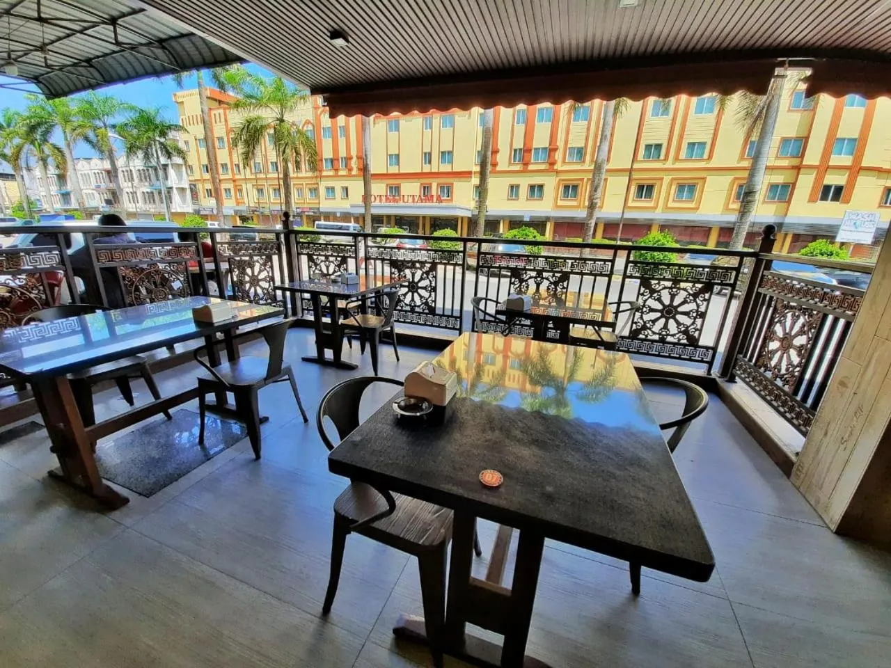 Restaurant/places to eat in Namii Hotel