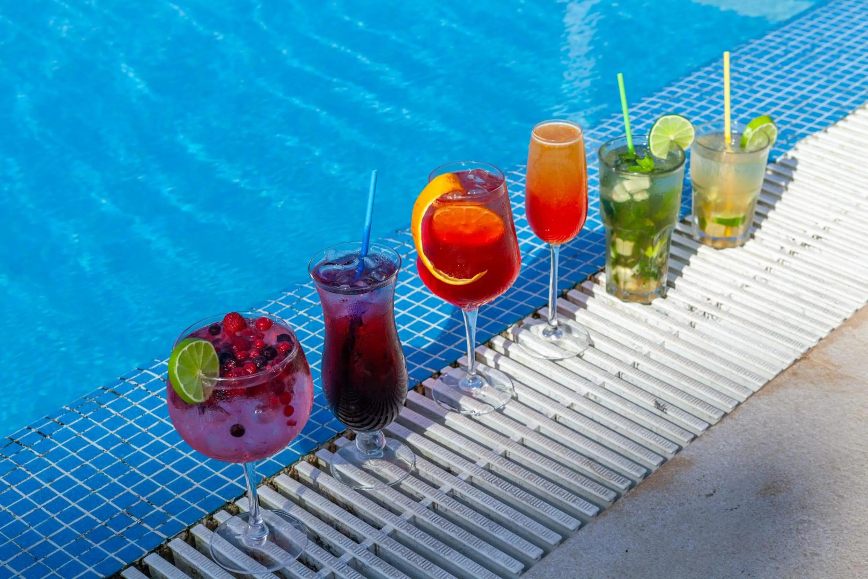 Swimming pool in Hotel Praia Sol