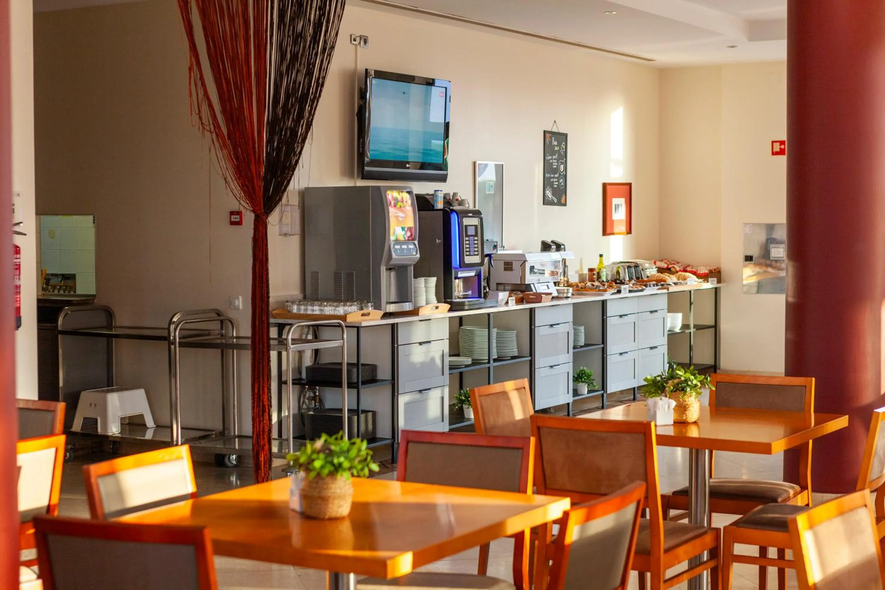 Buffet breakfast in Hotel Praia Sol