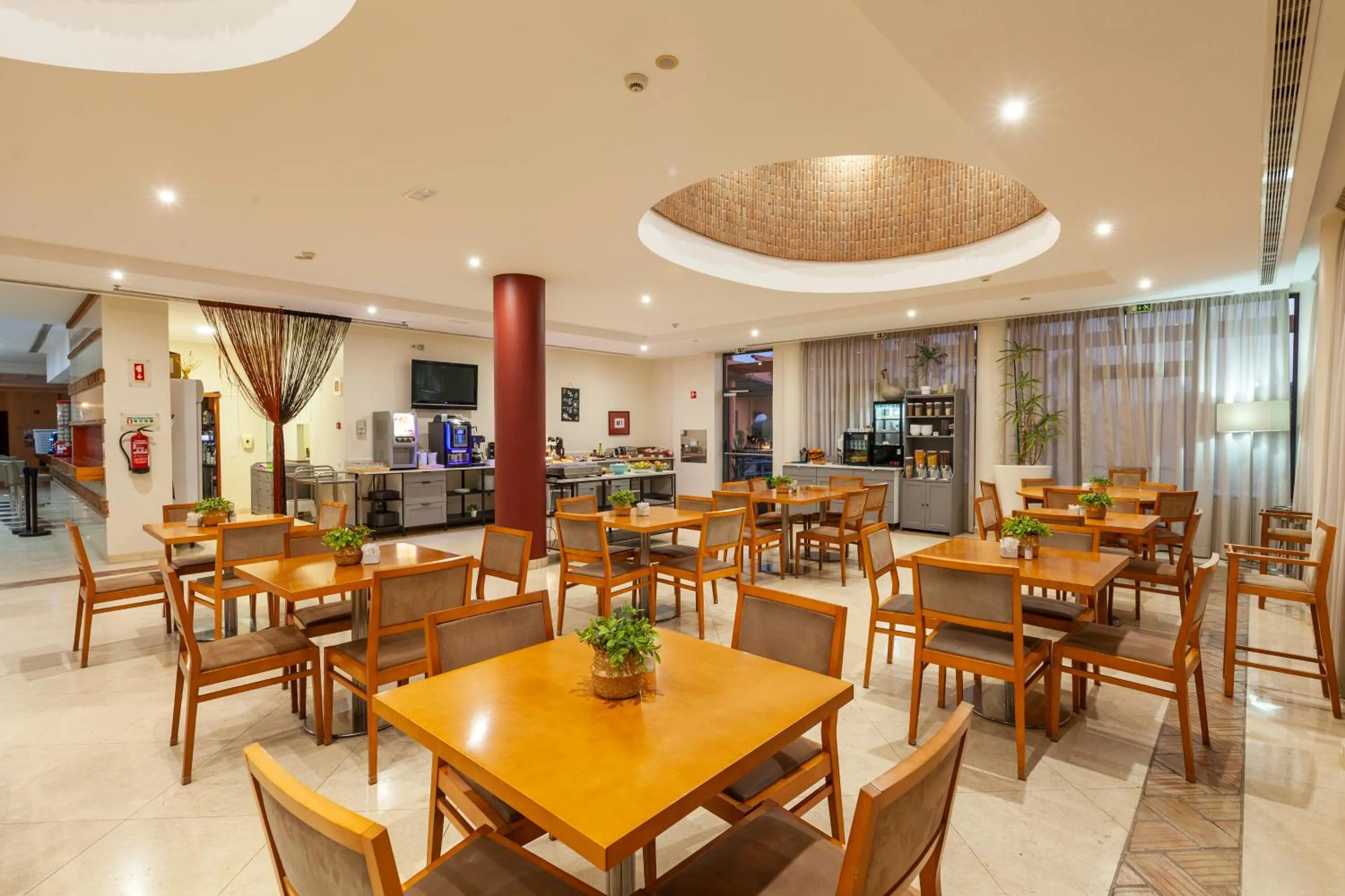 Buffet breakfast in Hotel Praia Sol