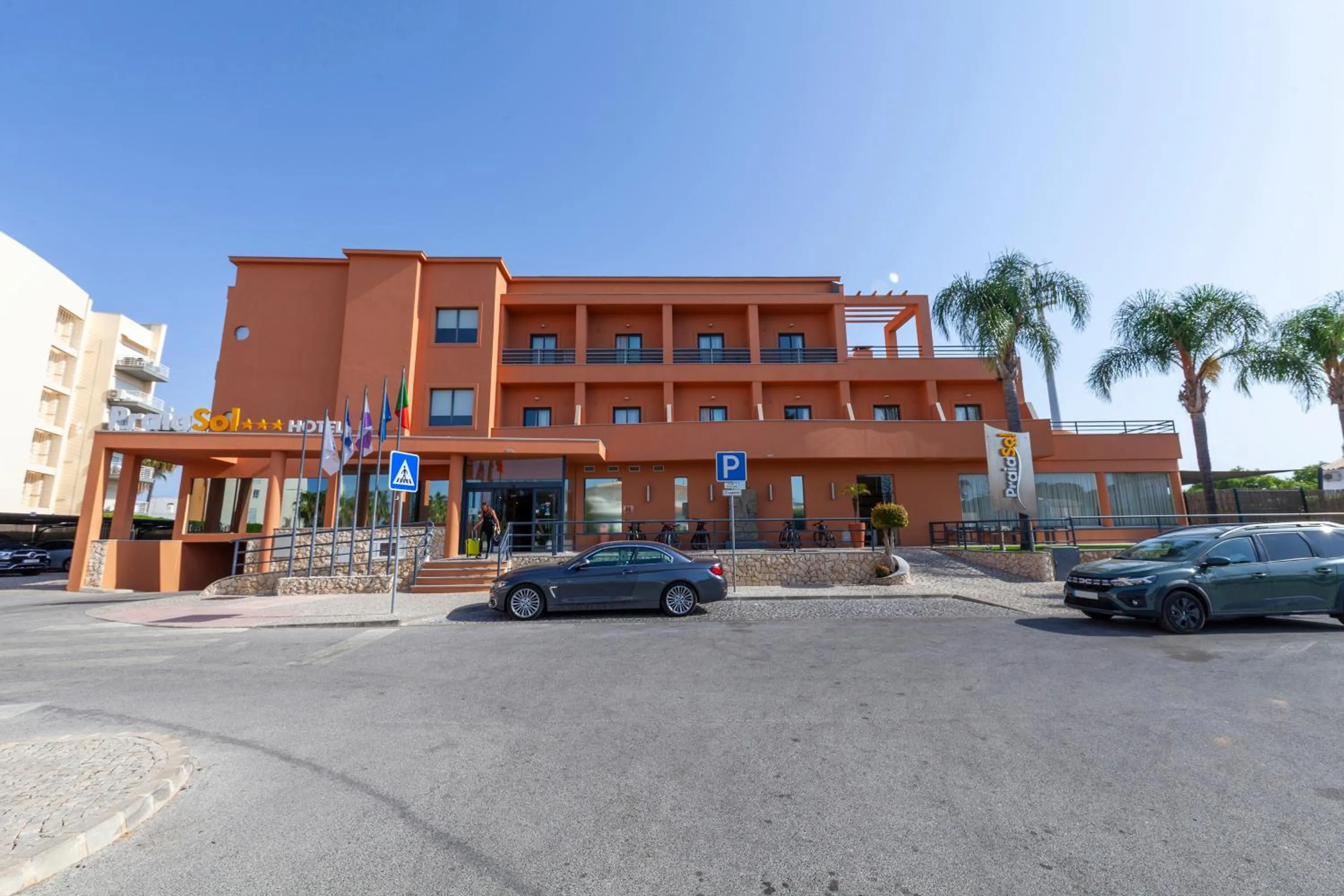 Property building in Hotel Praia Sol