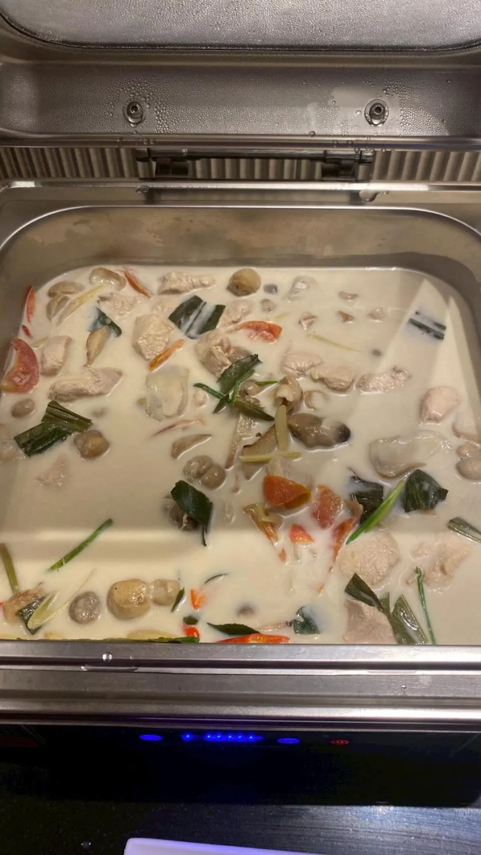 Restaurant/places to eat in The Room Boutique Hotel