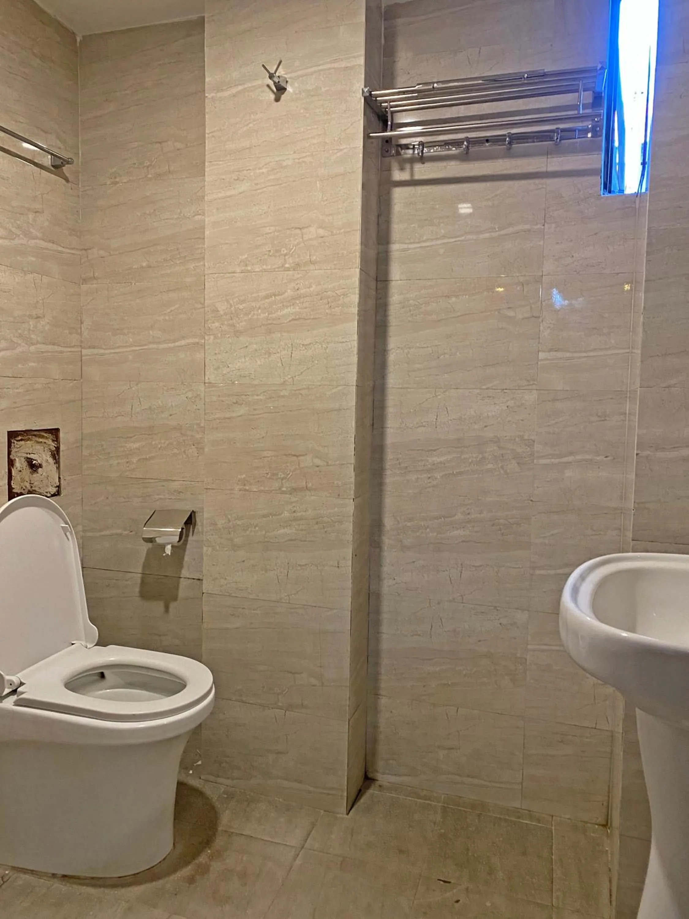 Shower in Hotel Readers Inn Pvt.Ltd