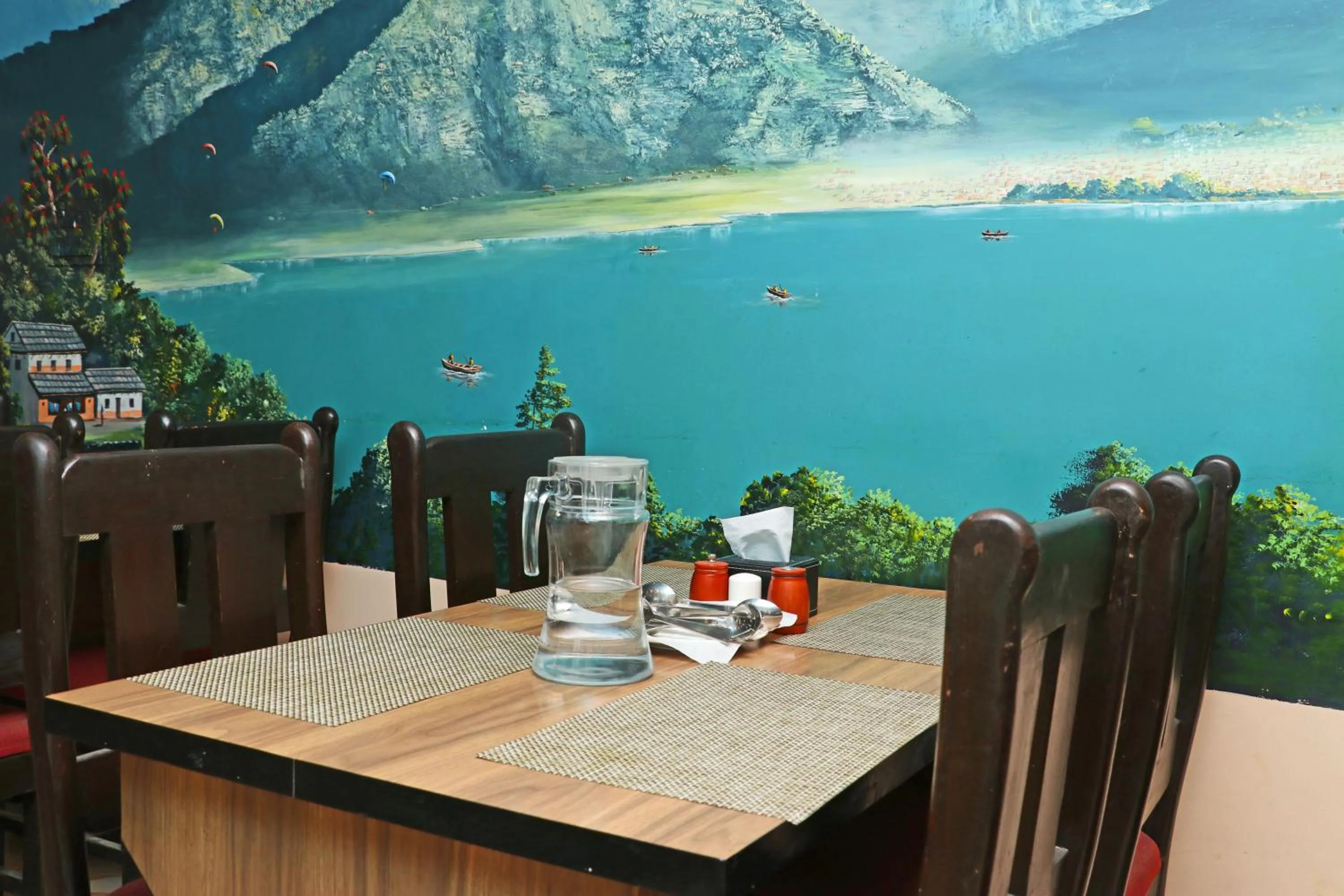 Restaurant/places to eat in Hotel Readers Inn Pvt.Ltd