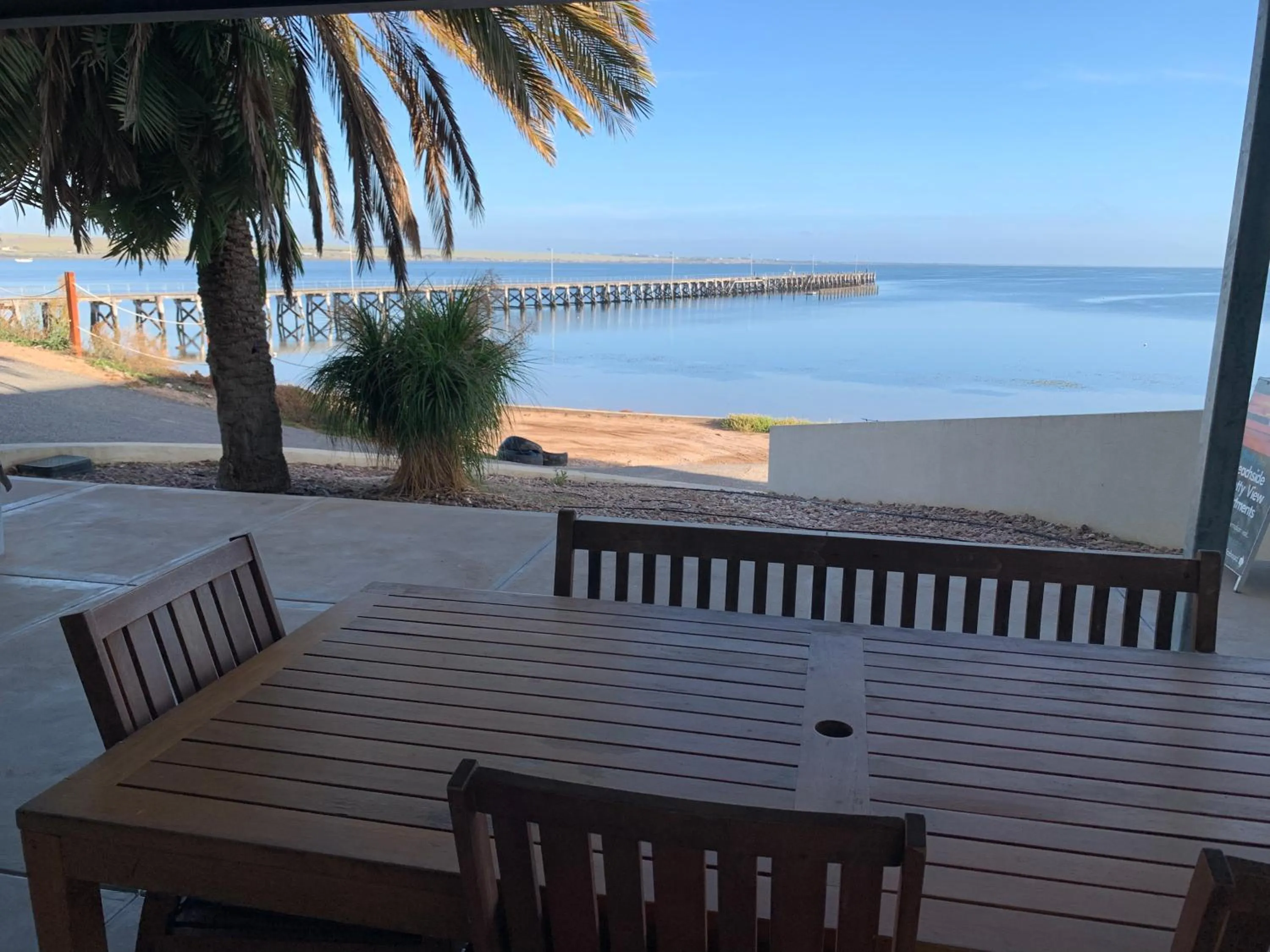 Beachside & Jetty View 6 - Captain's Apartment