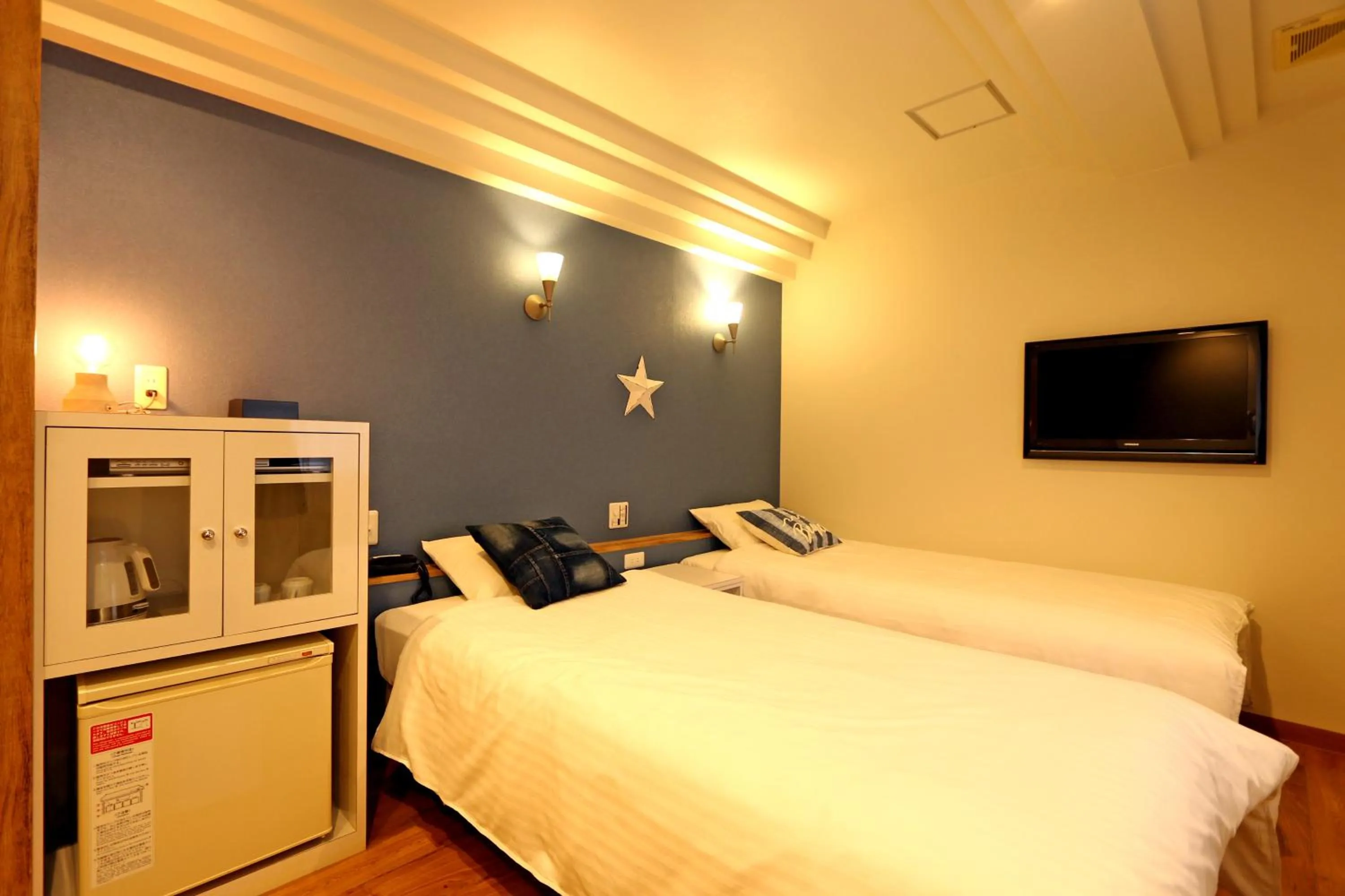 Photo of the whole room, Bed in Hotel 3 O'Clock Tennoji