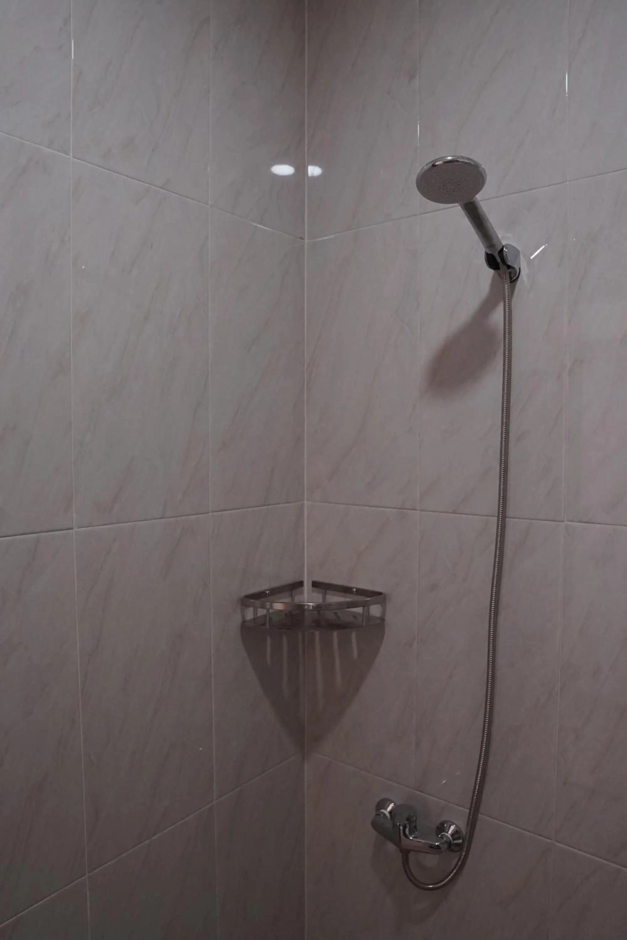 Bathroom in Cemerlang Inn