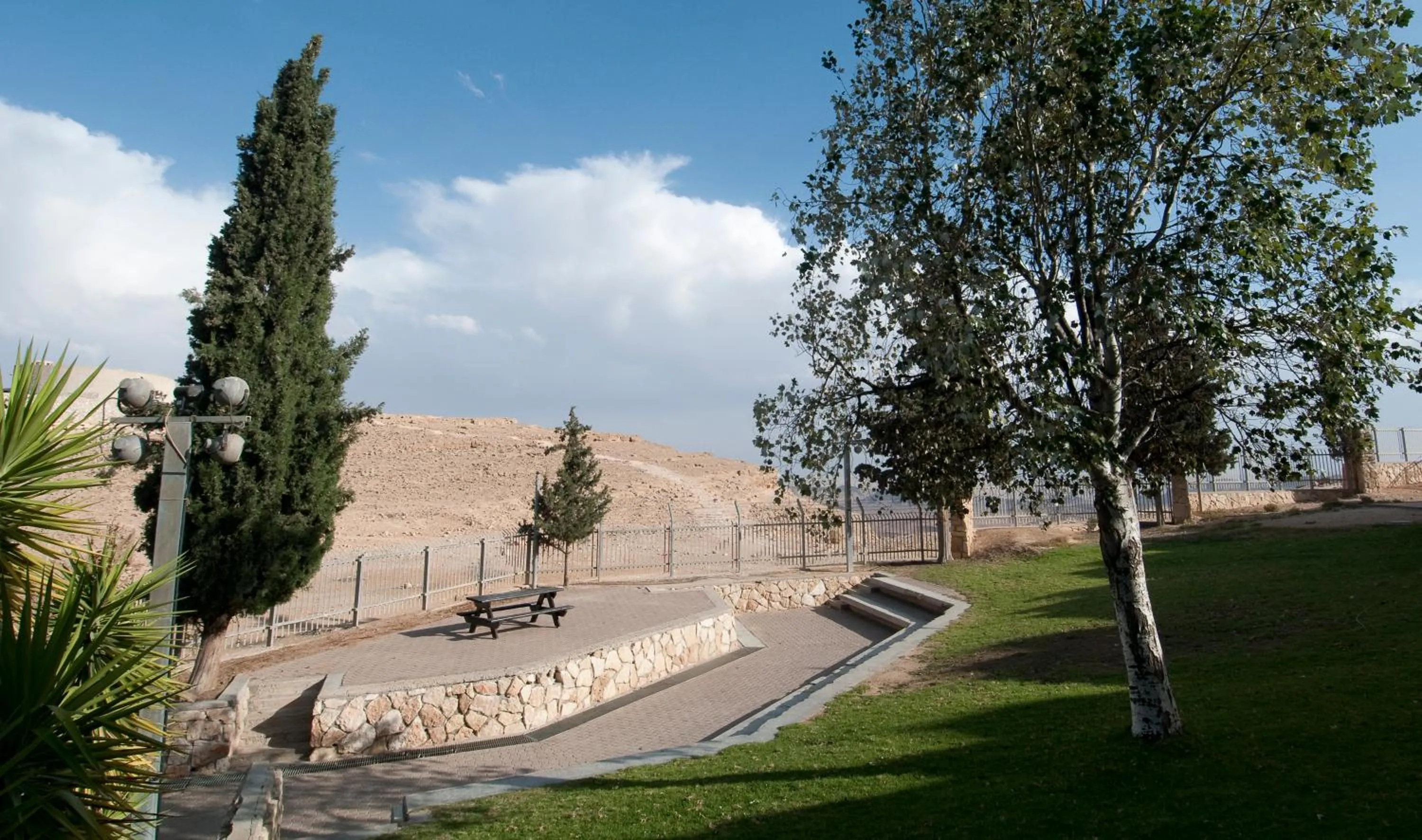 Garden view in HI - Mitzpe Ramon Hostel