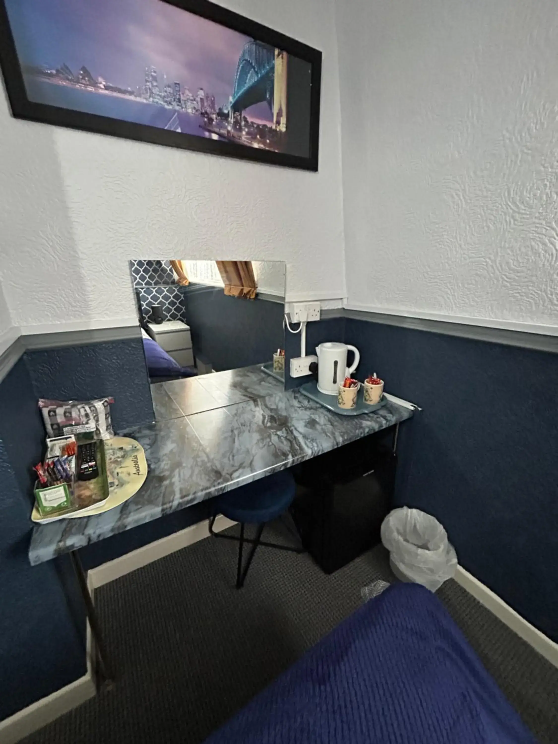 Standard King Room in Hornby Villa B&B Couples & Families Only- Quiet Central Location- Near To Winter Gardens Standard King Room in Hornby Villa B&B Couples & Families Only- Quiet Central Location- Near To Winter Gardens