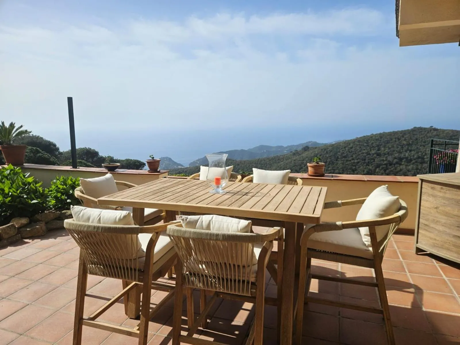 Restaurant/places to eat in La Roqueta Hotel