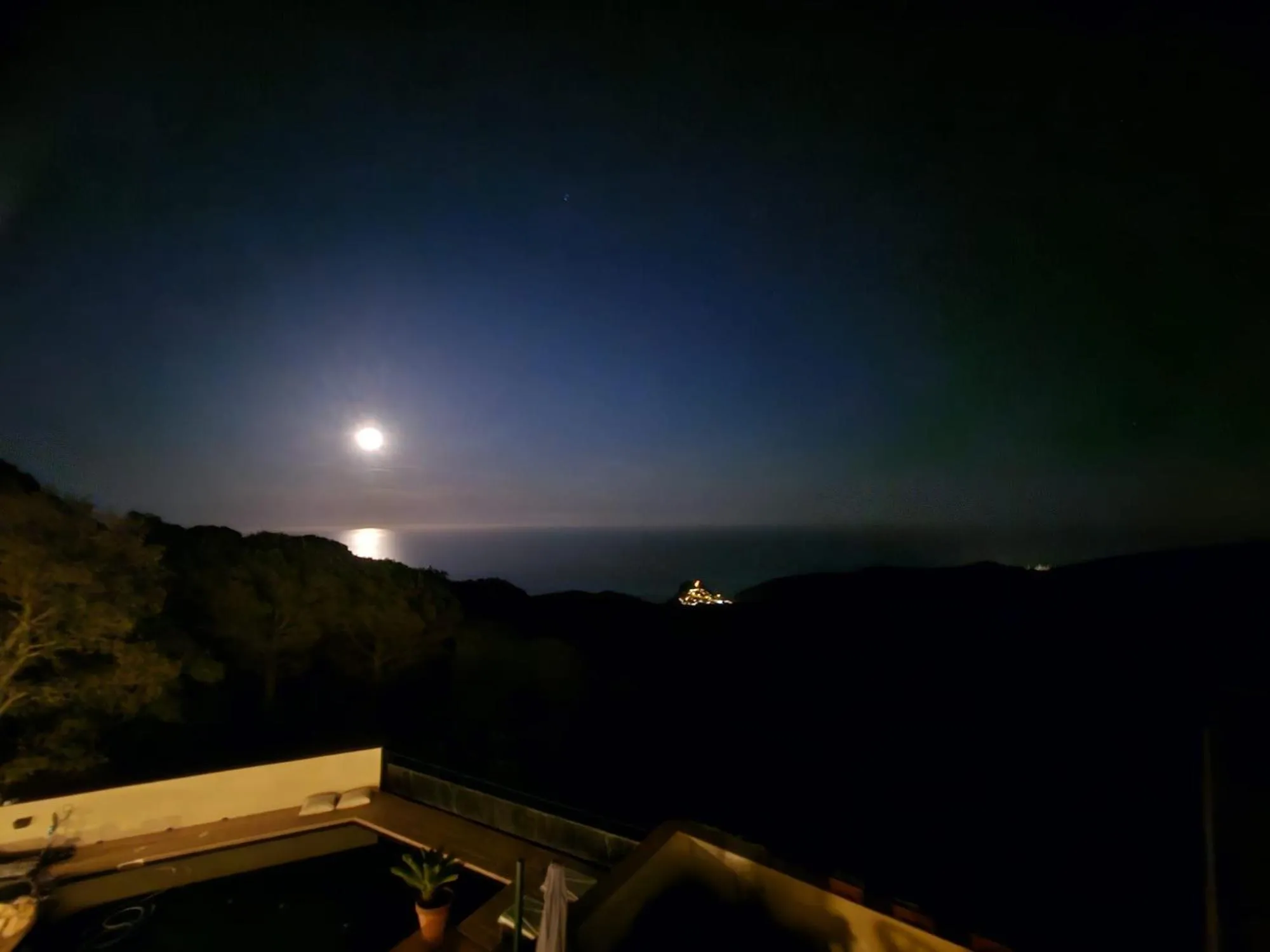 Night in La Roqueta Hotel