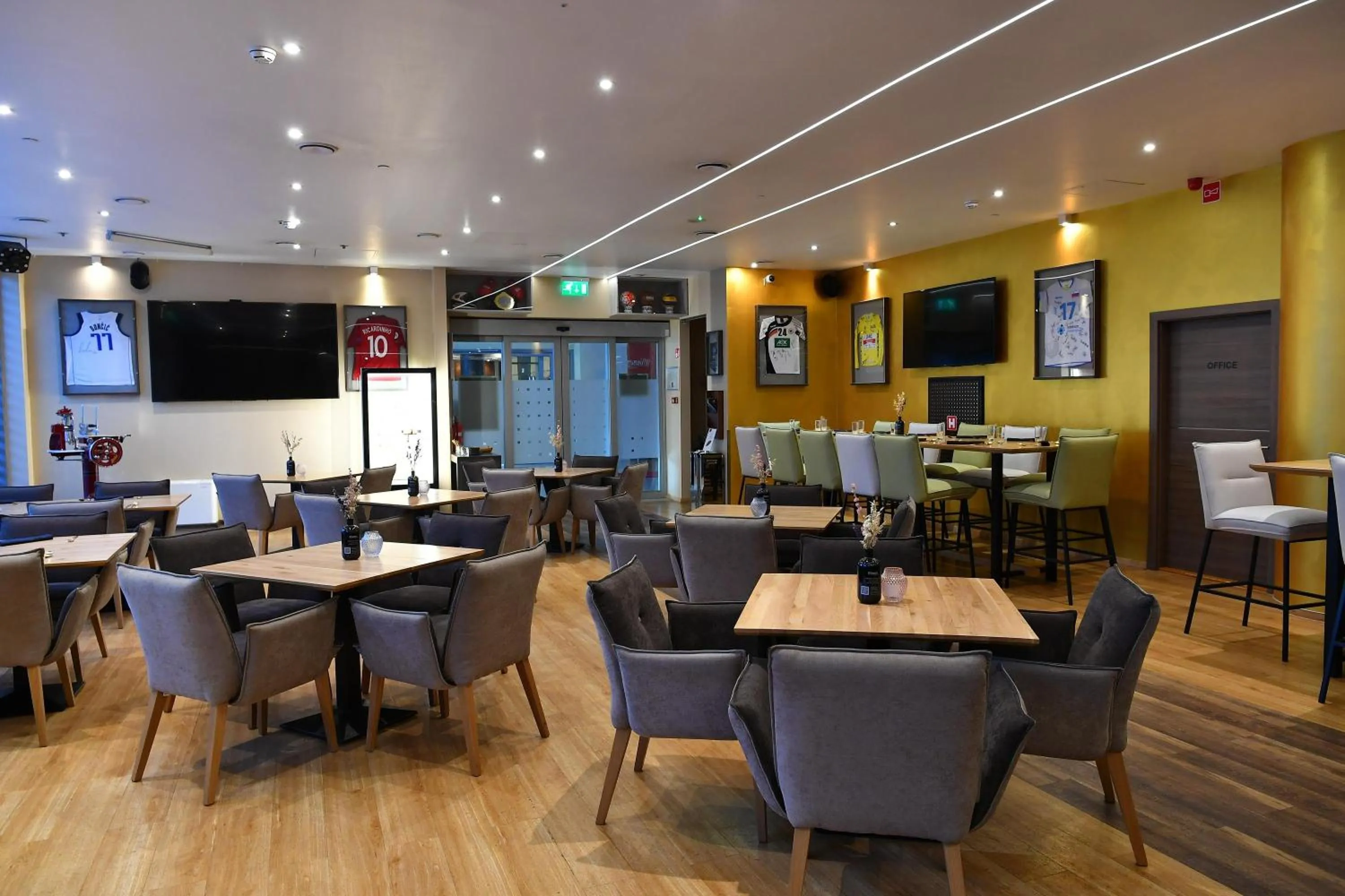 Lobby or reception in Austria Trend Hotel Ljubljana