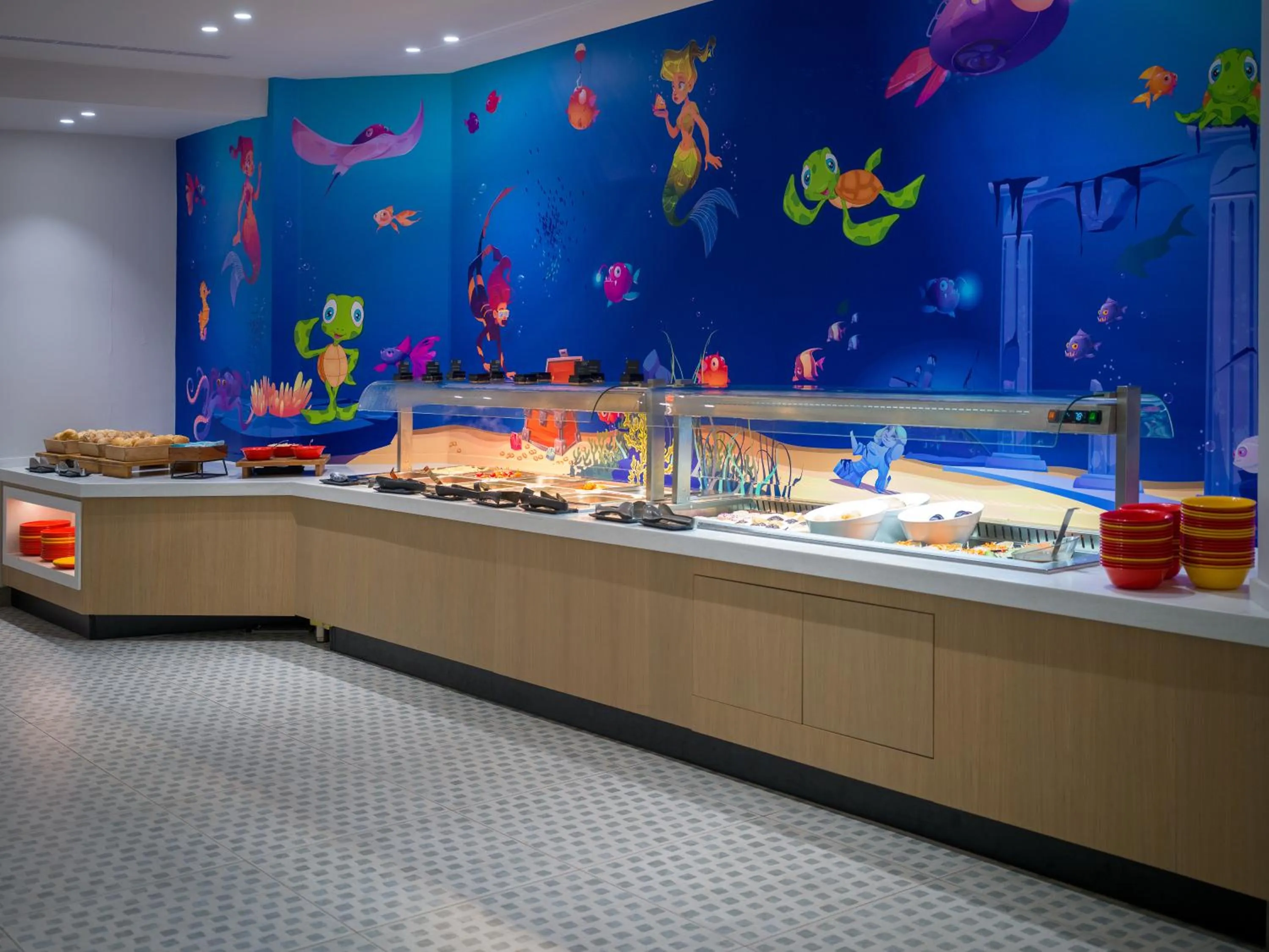 Restaurant/places to eat in Neptune Luxury Resort